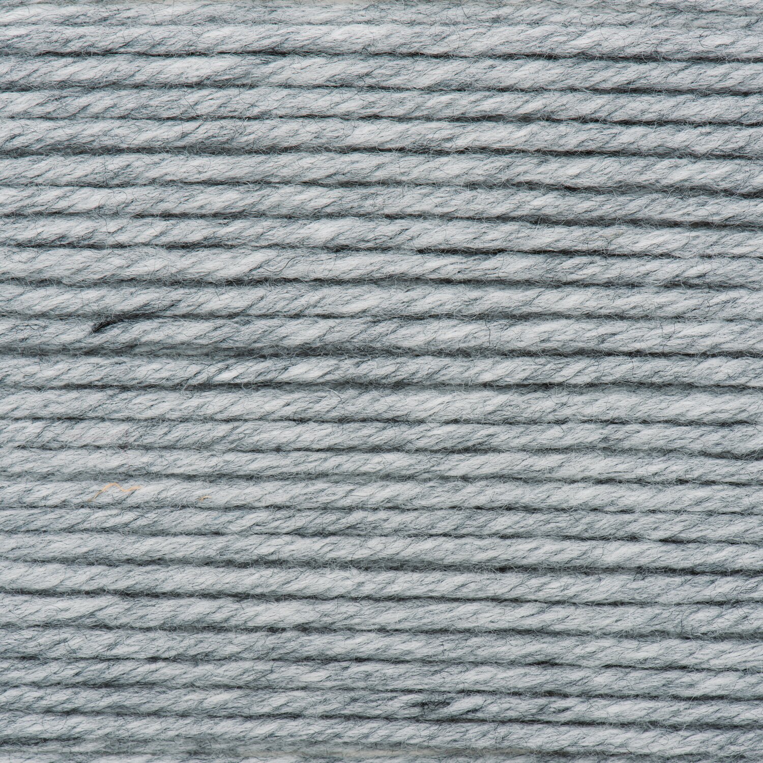 Essentials Mega Wool chunky, Rico Design, 100g 115m, dicht gewickeltes Garnknäuel in melierter, heller Wollnuance für Strick- und Häkelprojekte