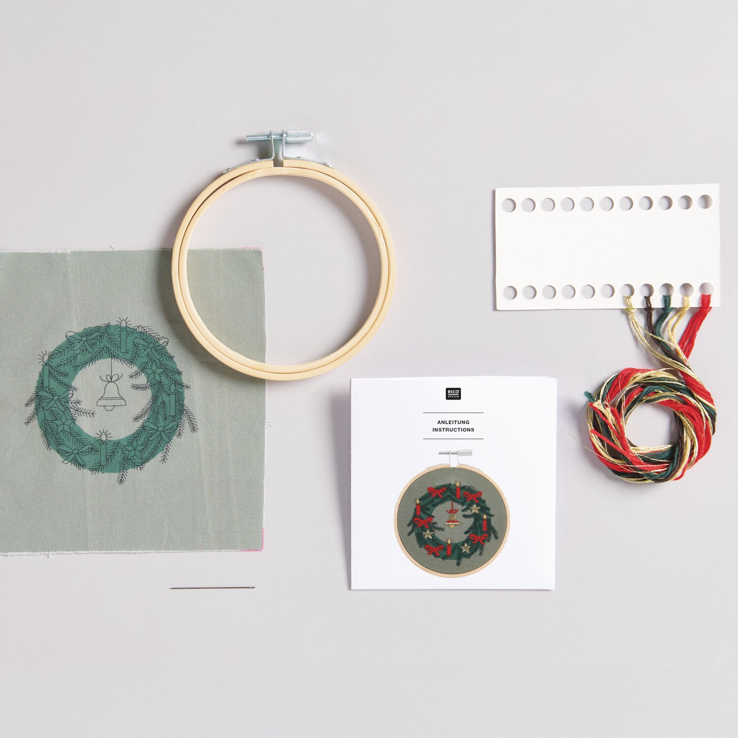 Stickpackung Weihnachtskranz vorgezeichnet Ø10cm von Rico Design