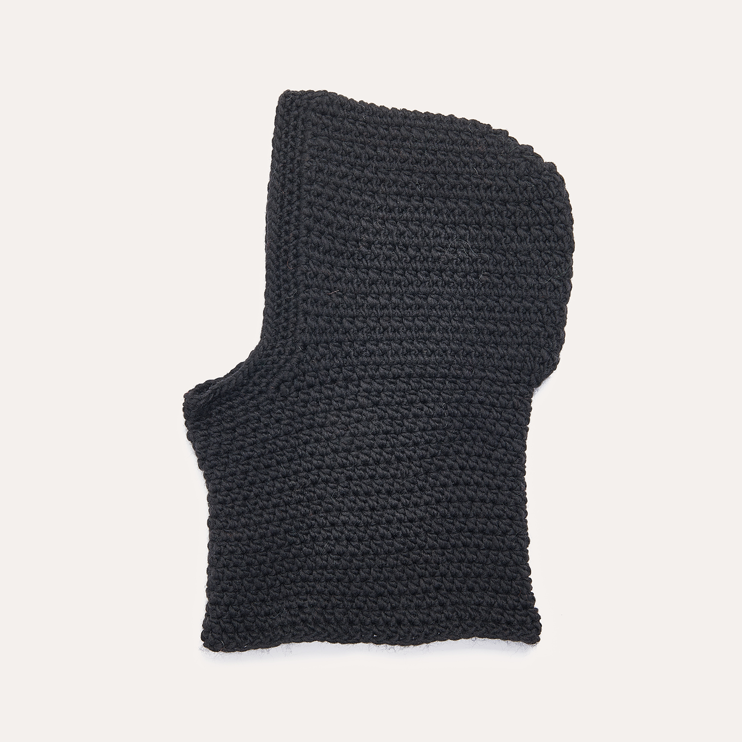Gehäkeltes Balaklava in Schwarz: Modell 11 aus dem Heft Winter Crochet Collection
