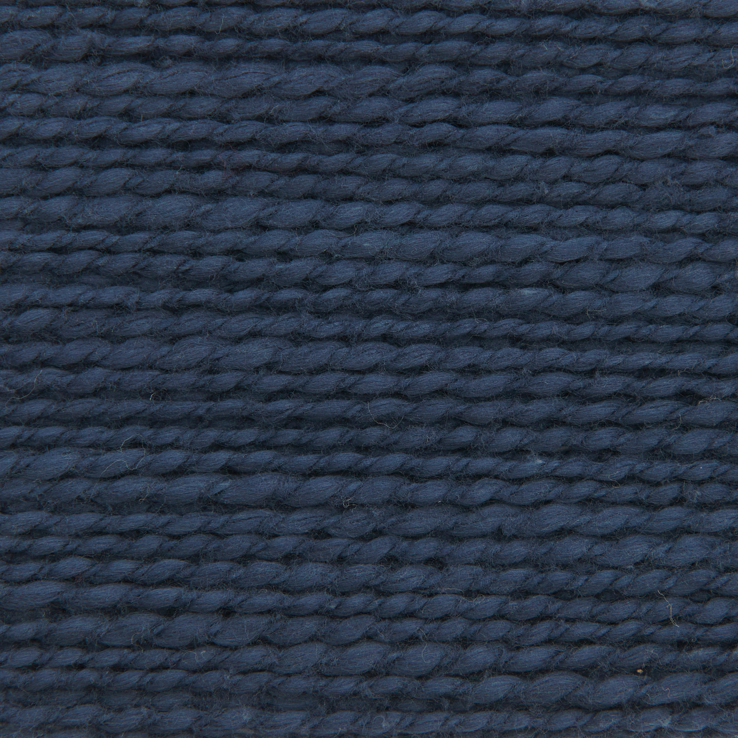 Essentials Super Cotton dk: Nahaufnahme von dunkelblauer Baumwollwolle, 50g 100m, von Rico Design.