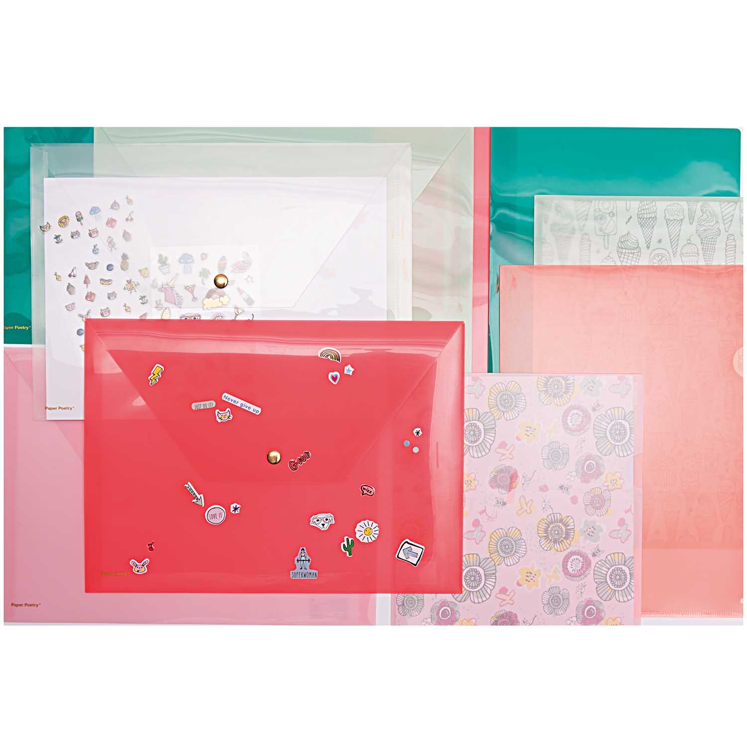 Dokumententasche 24x33cm von Rico Design in Rosa, umgeben von weiteren bunten Taschen und Mustern.