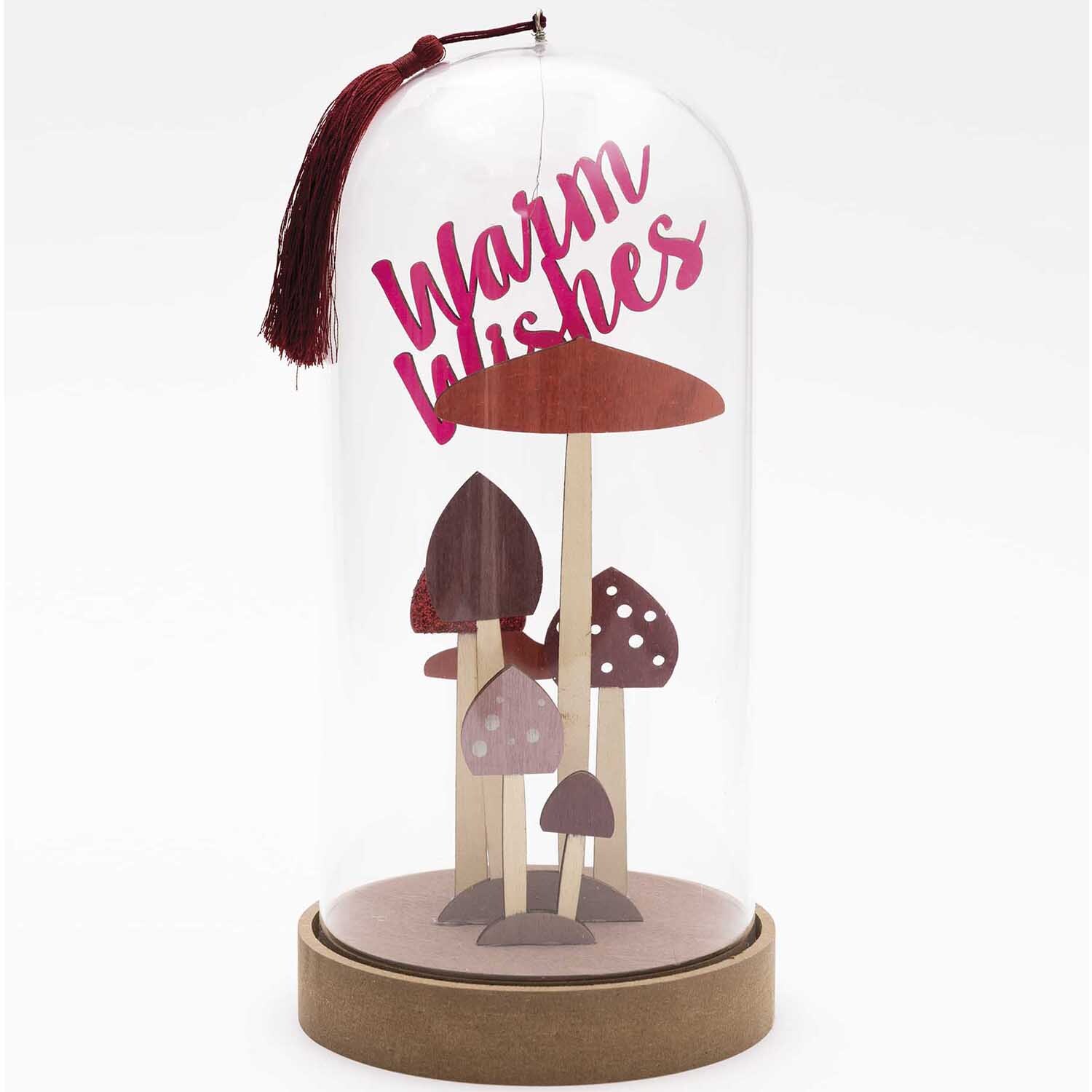 Holzdeko-Set Pilze für XL-Dekohaube von Rico Design: Sechs Holzpilze unter Glas mit rotem Schriftzug "Warm Wishes".
