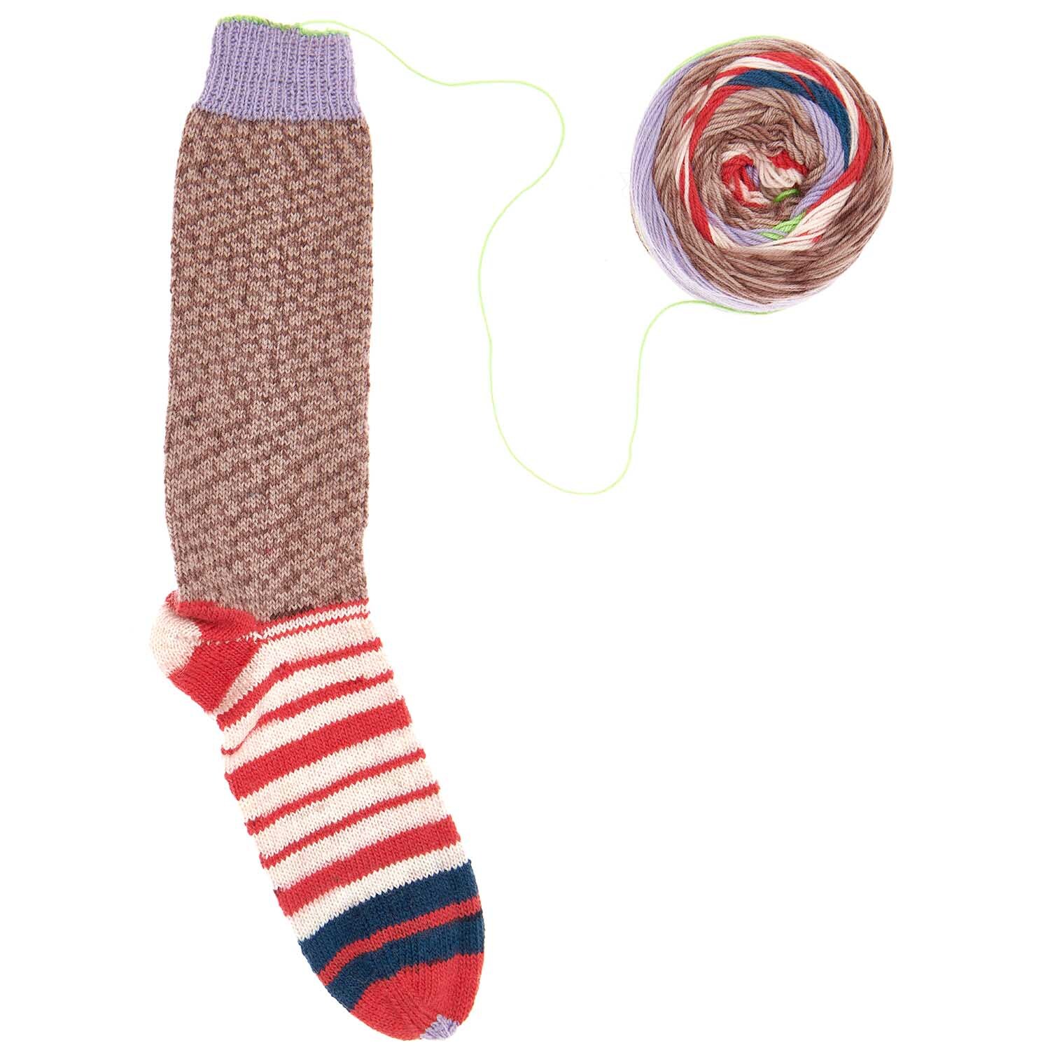 Superba Hottest Socks ever! 4fädig, gestrickt mit Blockstreifen und Garn von Rico Design.