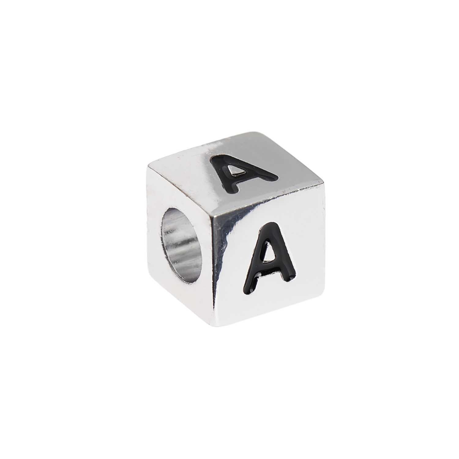 Itoshii - Ponii Beads Buchstabenwürfel in Silber zeigt einen Würfel mit Buchstaben "A" auf jeder Seite.