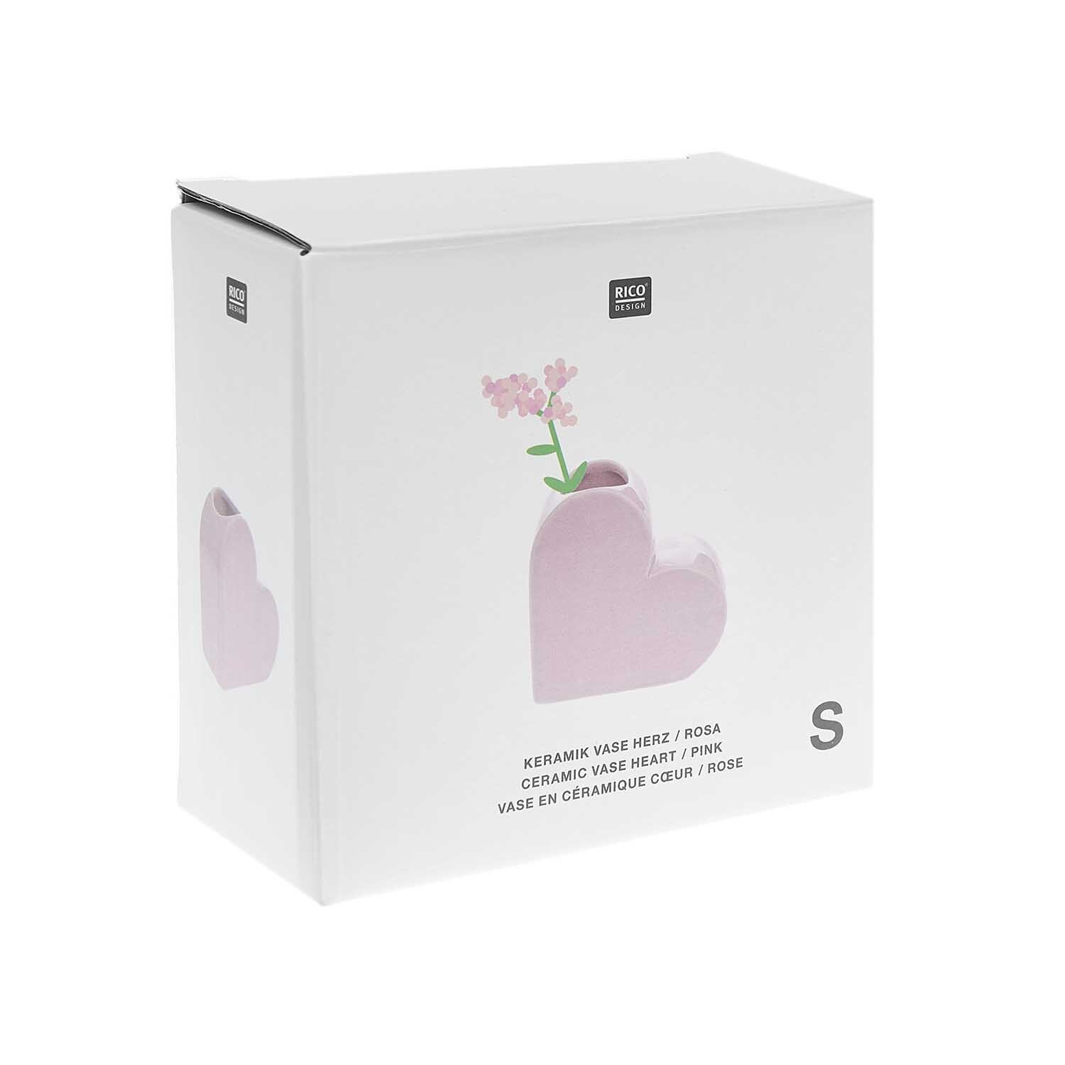 Keramik Vase Herz klein 12x5,5x12cm von Rico Design in Herzform, rosa, auf weißer Verpackung.