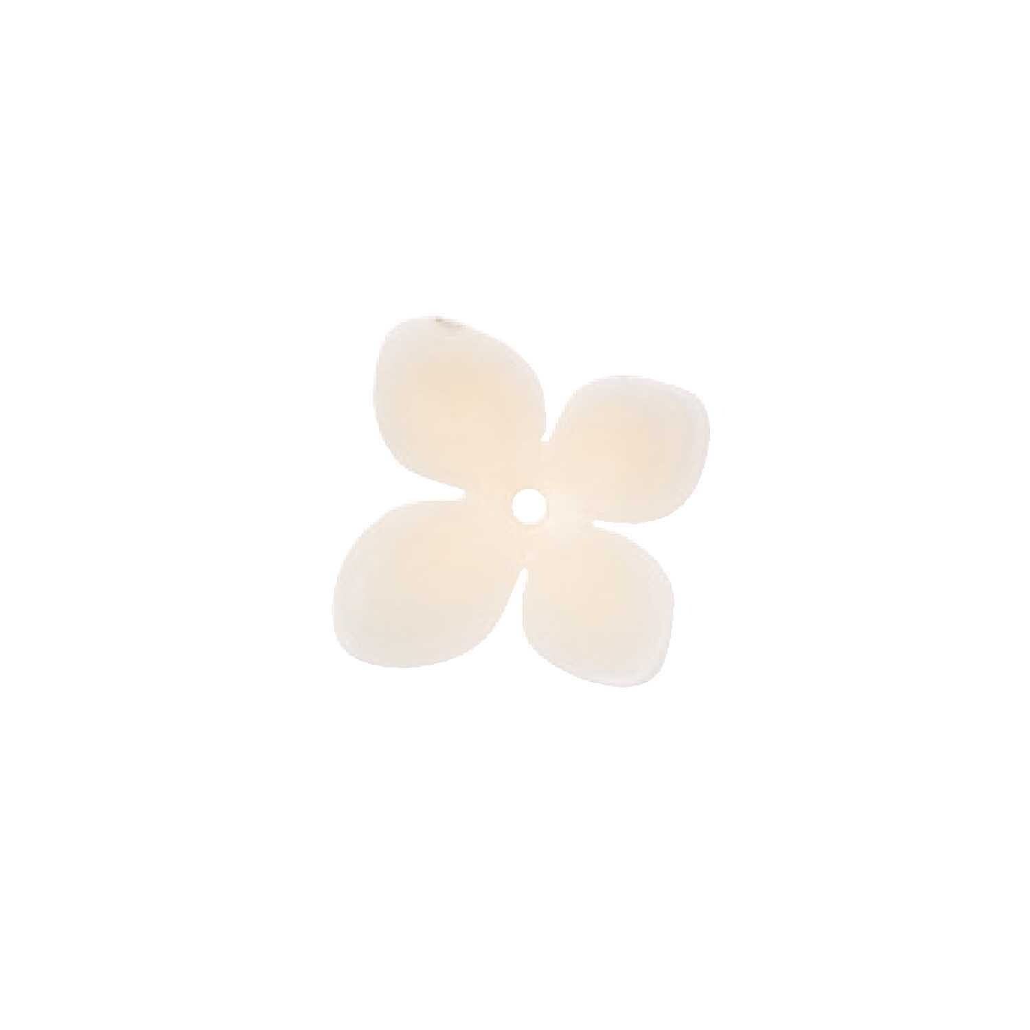 Perle Blüte creme 14x4mm 8 Stück von Rico Design. Vierblättrige, weiße Blütenperle mit Loch in der Mitte, ideal für Schmuckdesigns.