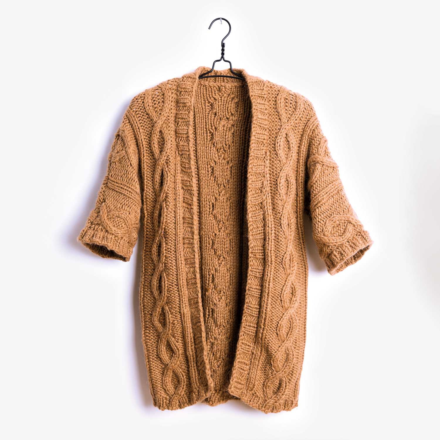 Strickanleitung Zopfjacke aus Creative Twist super chunky von idee. Creativmarkt 