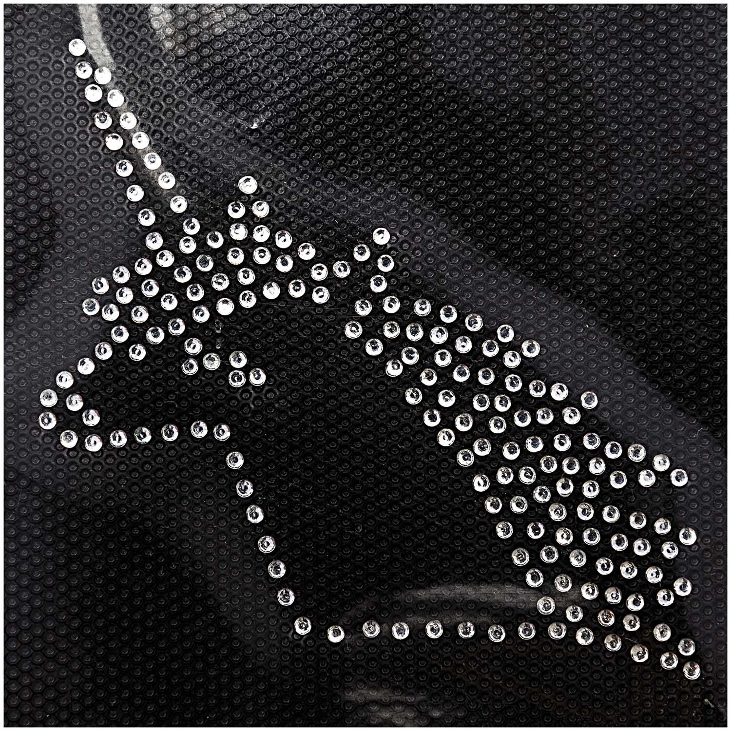 Bügelmotiv Einhorn aus Strasssteinen auf schwarzem Hintergrund, 60x65mm, von Rico Design.