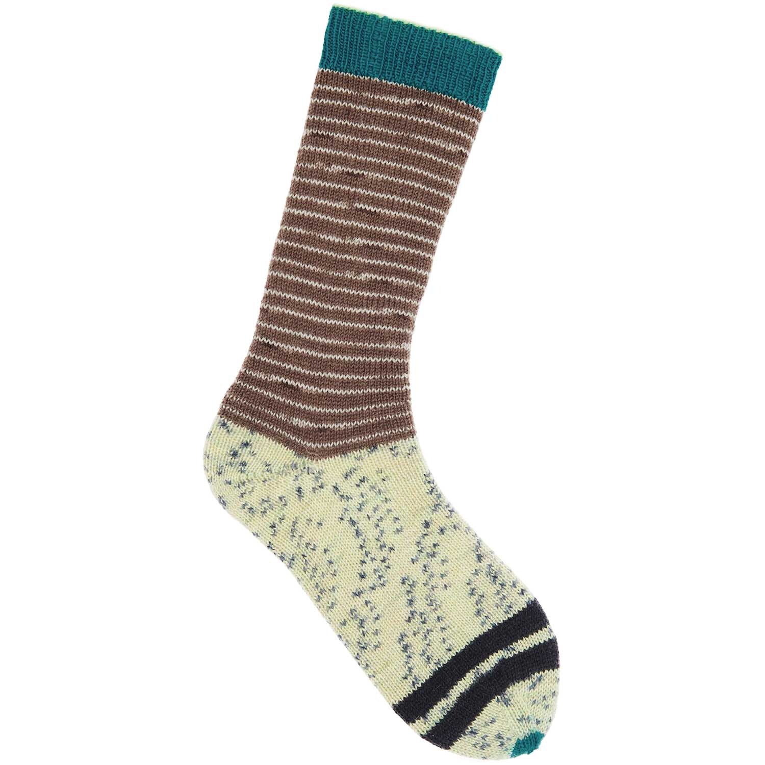 Superba Hottest Socks ever! 4fädig, gestrickt mit Streifen und Punkten, von Rico Design. Perfekt für stilvolle und bequeme Fußbekleidung.
