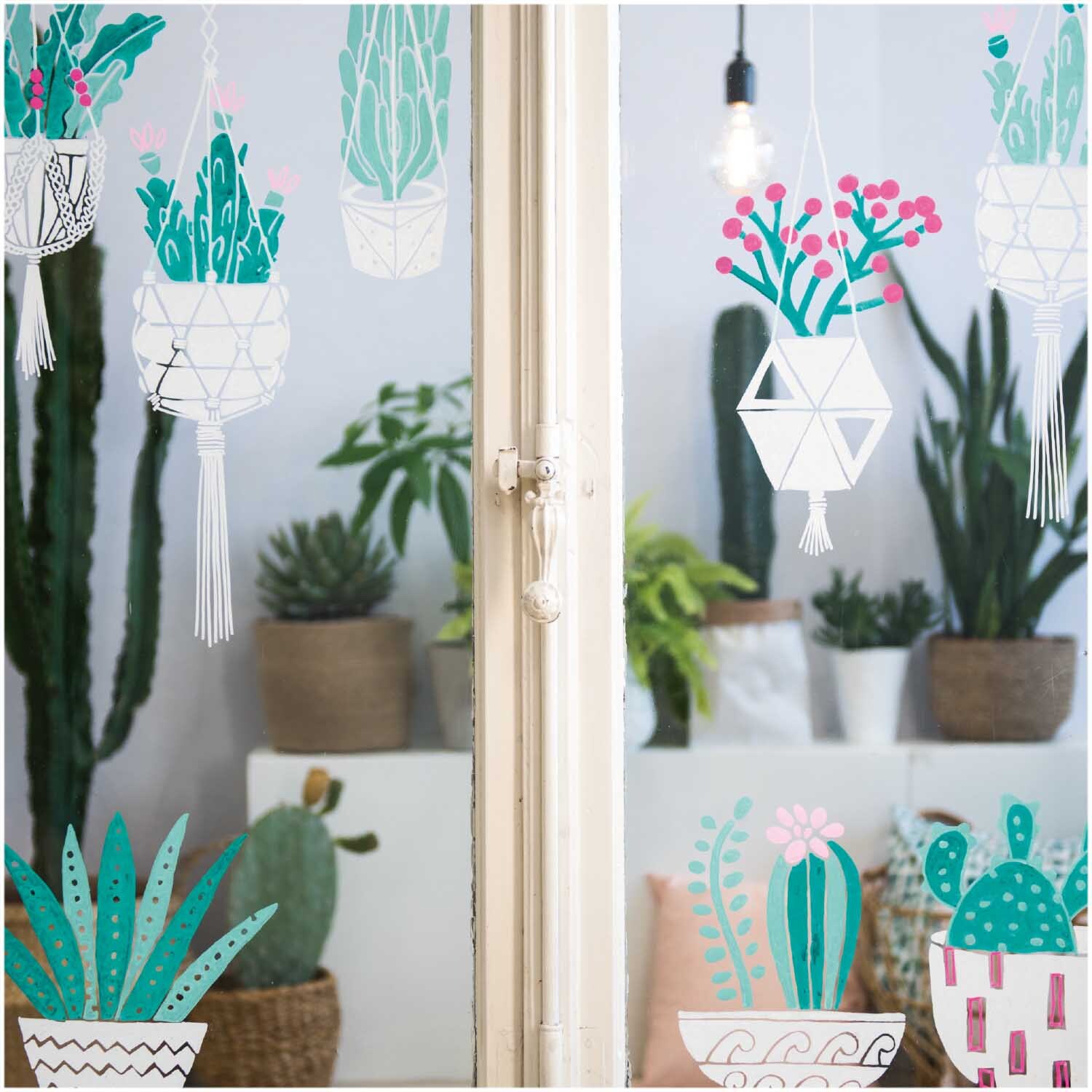 Kreidestift Flüssigkreide 3mm: Fenster mit bunten Pflanzenzeichnungen, ideal für kreative Dekorationen.