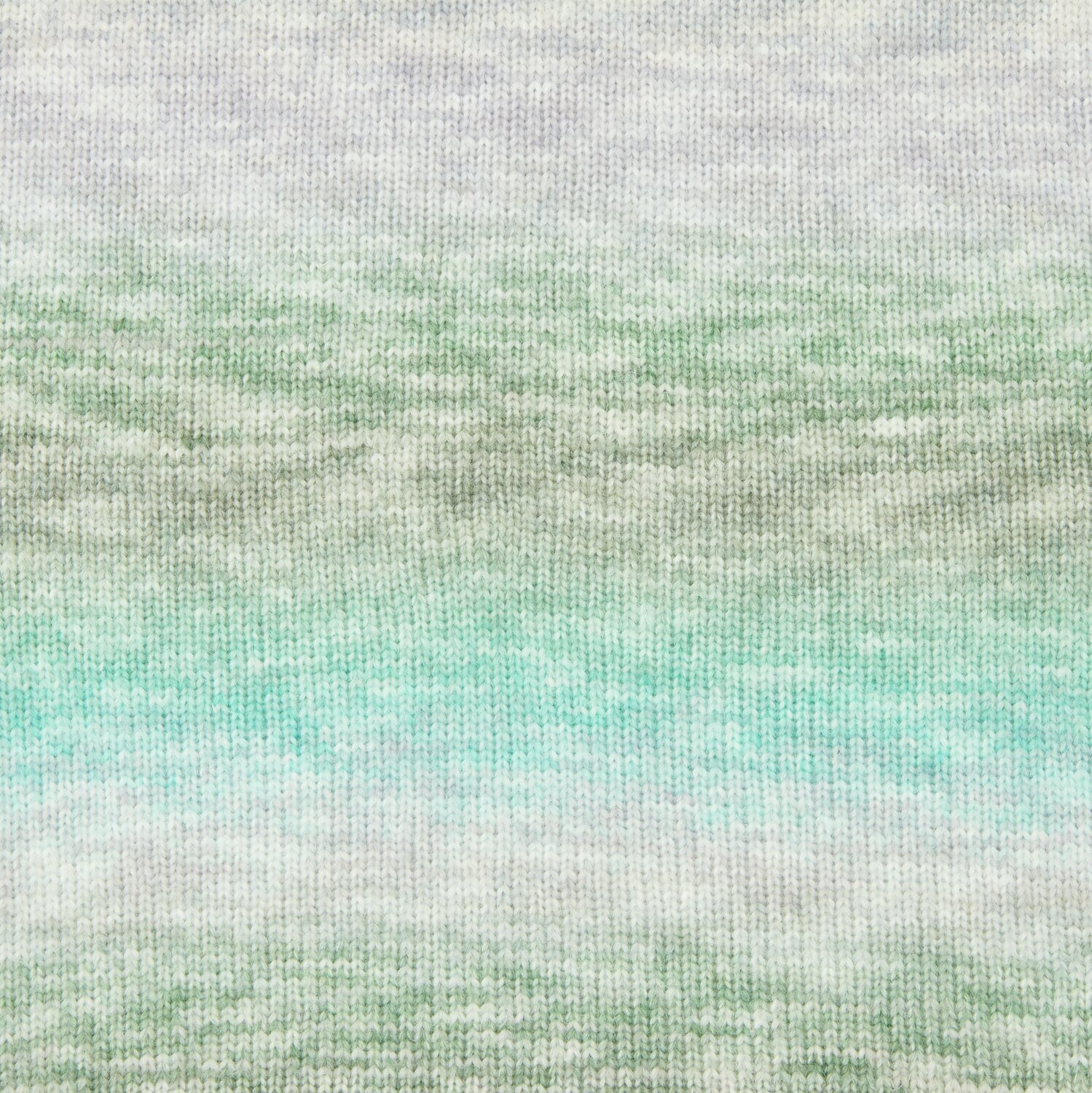 Creative Painted Power, Sea: Weiches Garn in sanften Grün- und Blautönen, ideal für Strickprojekte.