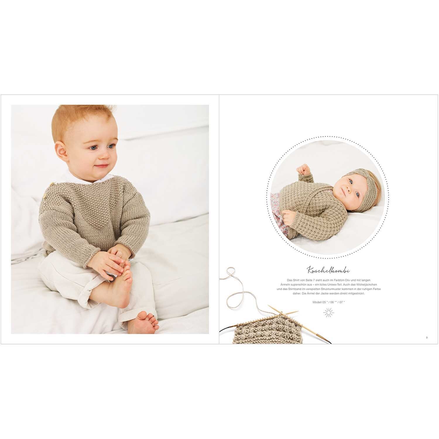 Rico Baby Heft Nr.30 zeigt ein lächelndes Baby in einem gestrickten, beigen Pullover auf weißem Hintergrund.