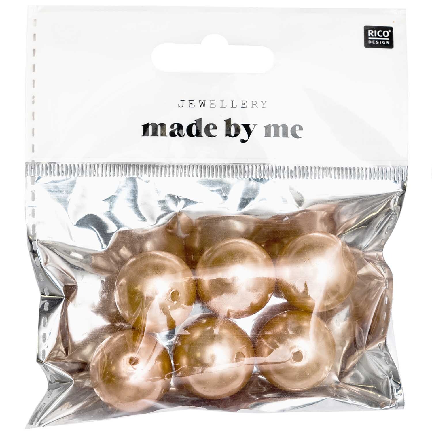 Renaissance-Perle 20mm: Sechs taupefarbene Perlen von Rico Design in einer transparenten Verpackung.