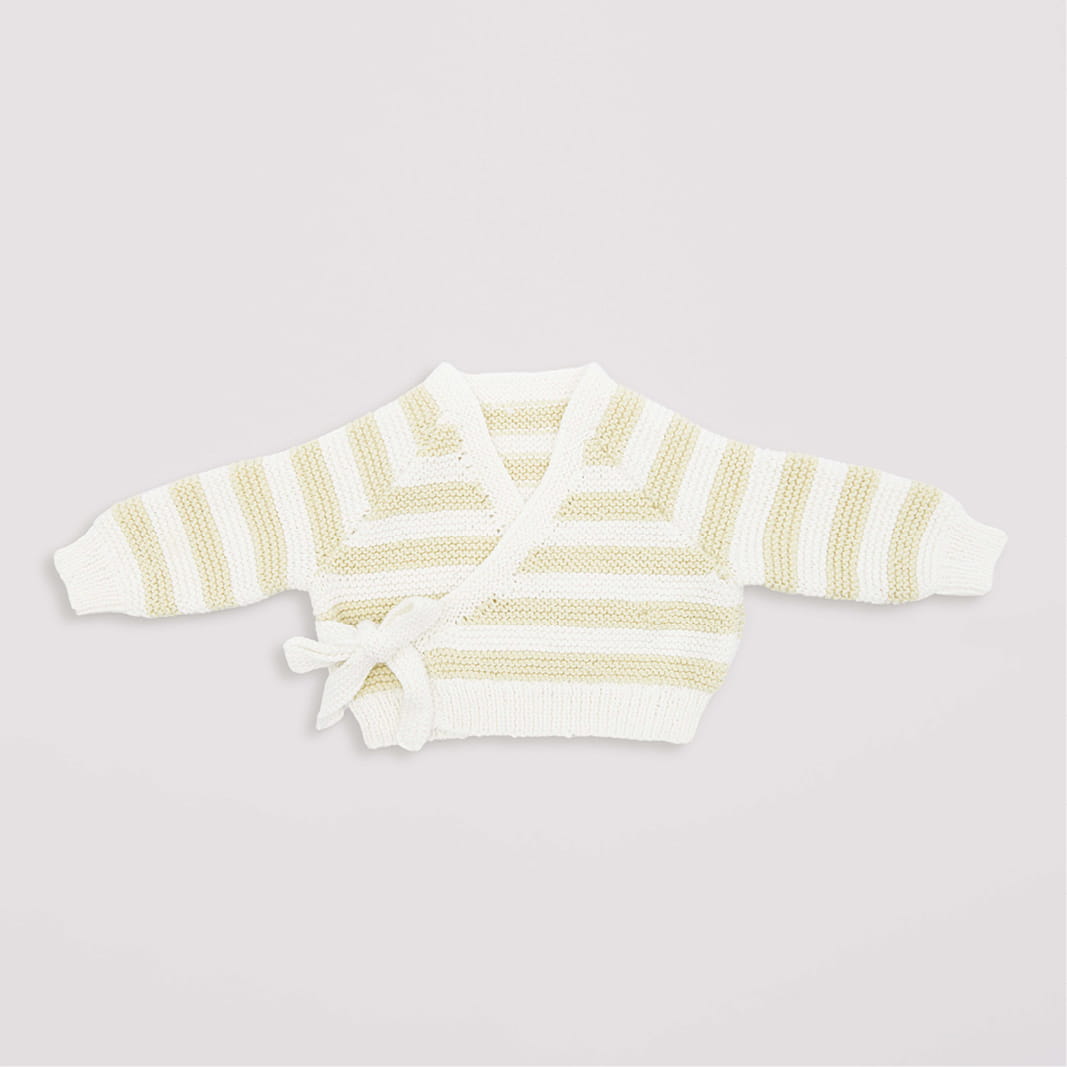 Gestrickte Baby Wickeljacke weiß-gelb gestreift: Modell 15 aus dem Heft Rico Baby 039