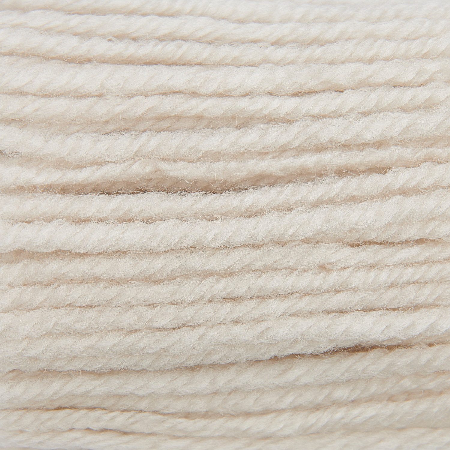 Rico Hooki Hooki Knüpfgarn in hellem Beige von Rico Design, Nahaufnahme der weichen Textur.