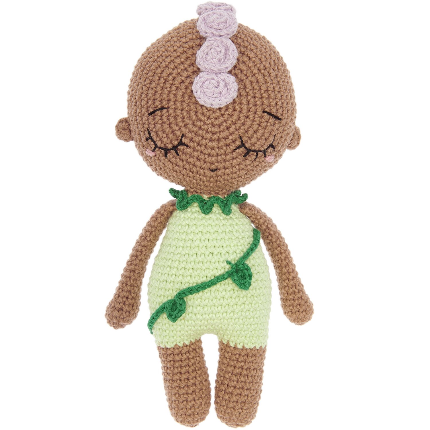 Creative Ricorumi dk: Gehäkelte Puppe mit geschlossenen Augen, pastellgrünem Kleid und fliederfarbenem Haar.