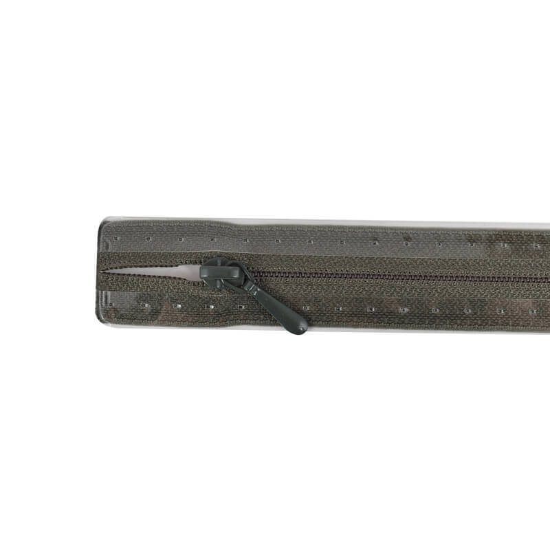 Reißverschluss S2 dunkelgrau 25cm von Prym, zeigt einen robusten, dunkelgrauen Reißverschluss mit Schieber. Ideal für Nähprojekte.