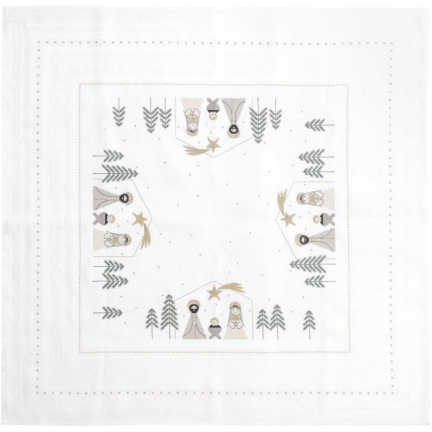 Stickpackung Tischdecke Krippe 90x90cm mit Krippenszene und Bäumen, von Rico Design, auf weißem Stoff.