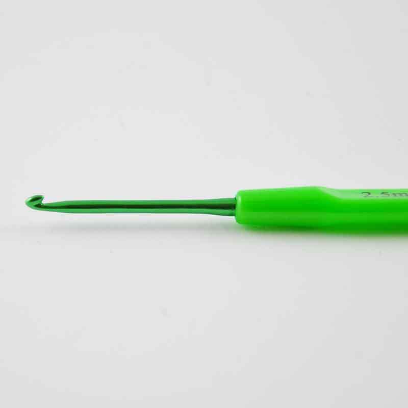 Häkelnadel 15cm von Rico Design in leuchtendem Grün, ideal für präzises und komfortables Häkeln.