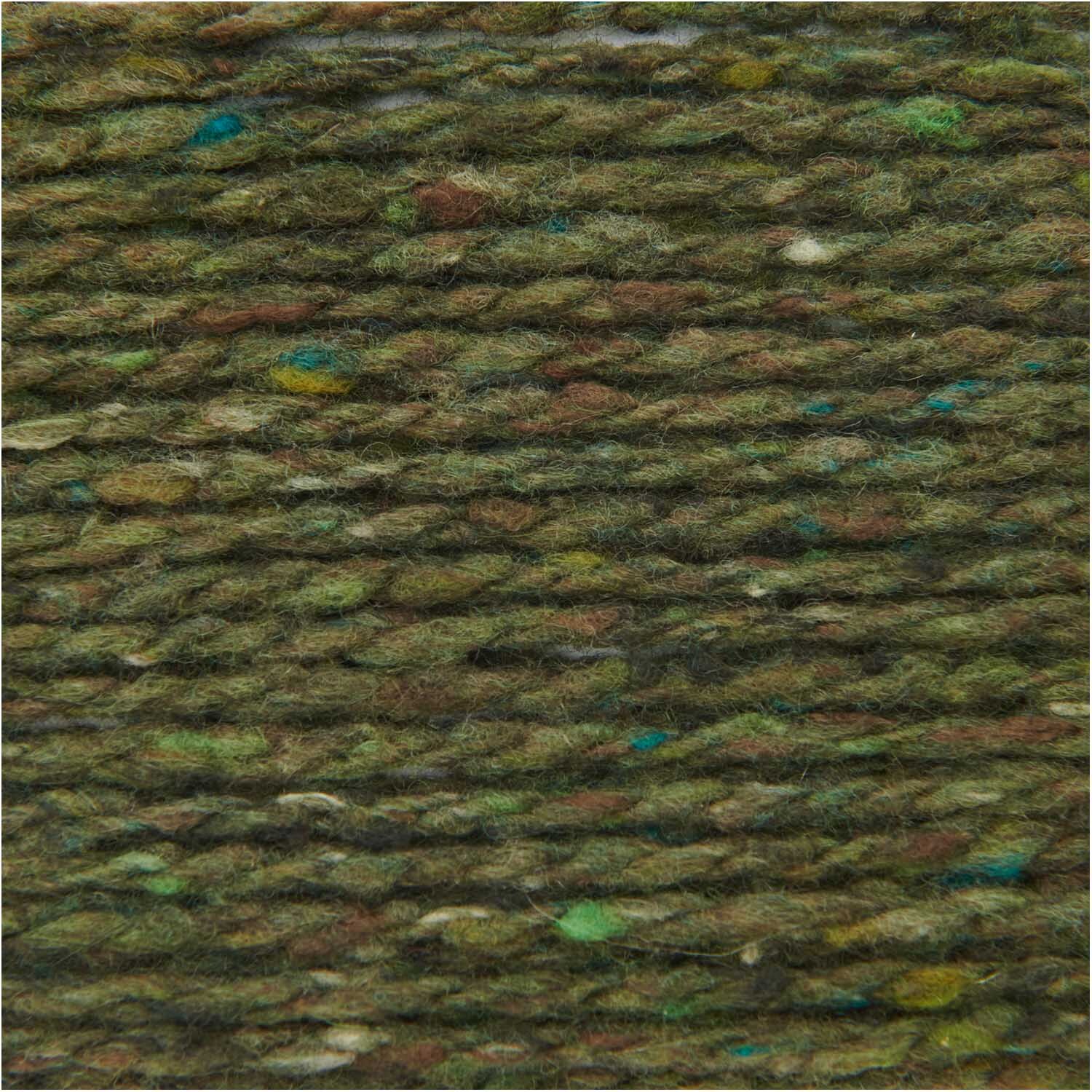 Fashion Modern Tweed aran: Nahaufnahme von olivgrünem Garn mit bunten Akzenten, 50g 95m, von Rico Design.