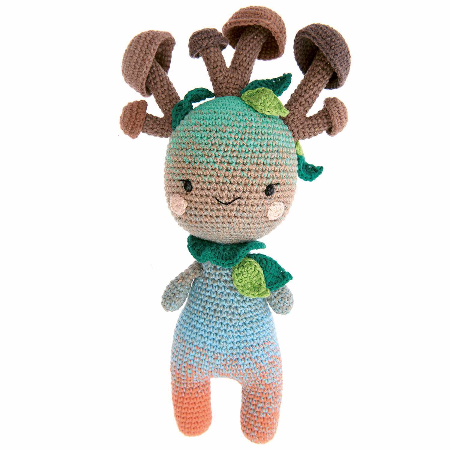 Häkelset Mother-Earth Head: Bunte gehäkelte Figur mit Baumkronen-Haaren und grünem Schal. Ideal für kreative Handarbeitsprojekte.