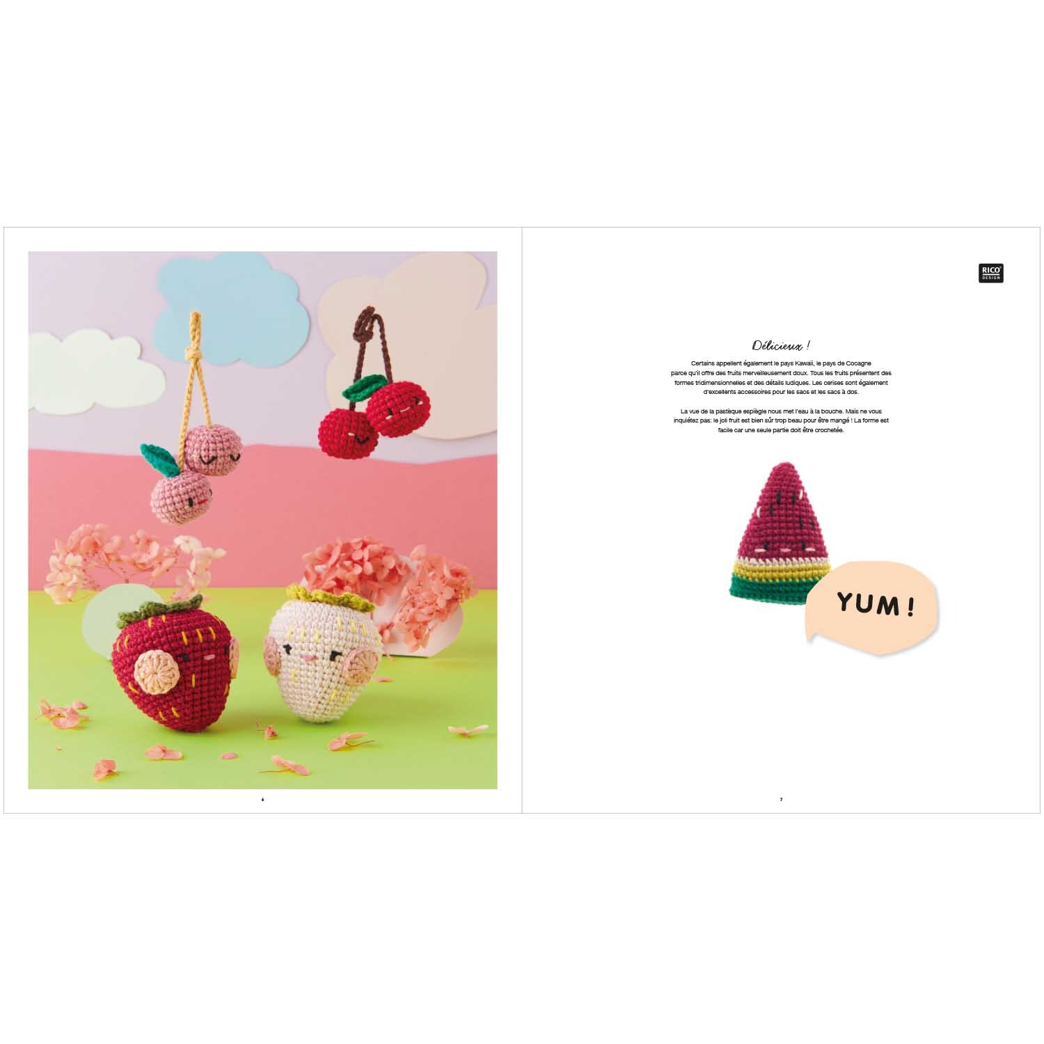 Ricorumi Cute, Cuter, Kawaii französisch: Bunte, gehäkelte Früchte von Rico Design vor pastellfarbenem Hintergrund.