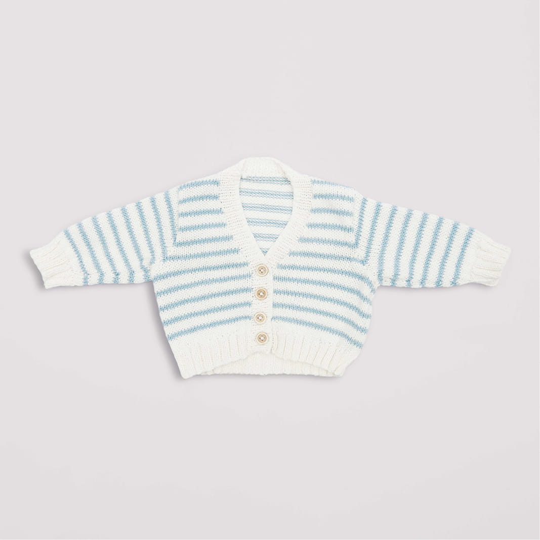 Gestrickte Babyjacke weiß-blau gestreift: Modell 01 aus dem Heft Rico Baby 039