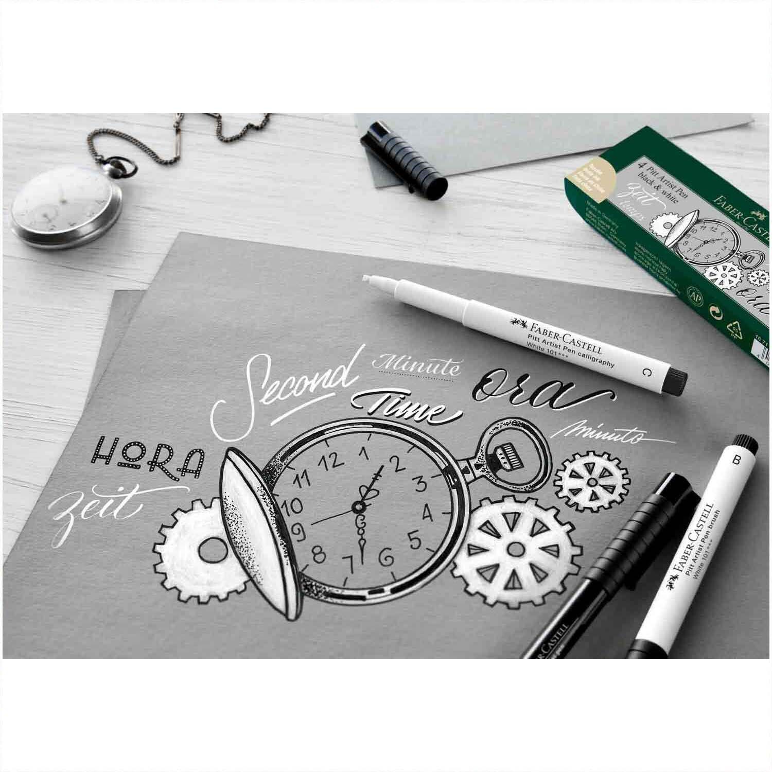 Tuschestift Pitt Artist Pen Black & White 4 Stück von Faber Castell, ideal für kreative Zeichnungen mit Uhr- und Zahnradmotiven auf grauem Papier.