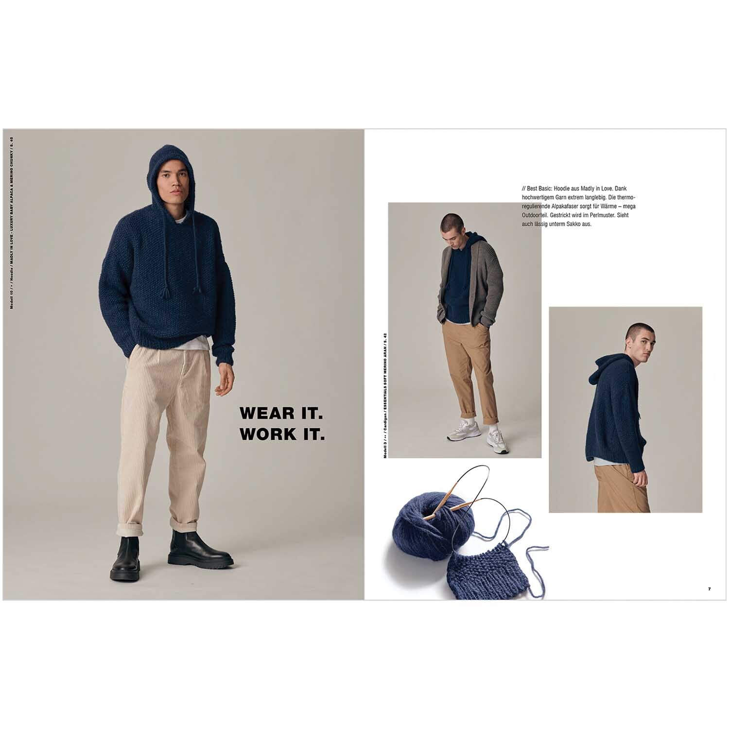 Made by Me Handknitting Men Nr.2 Fashion Edition zeigt einen Mann in blauer Kapuzenjacke und beigen Hosen. Strickgarn und Nadeln sind ebenfalls abgebildet.