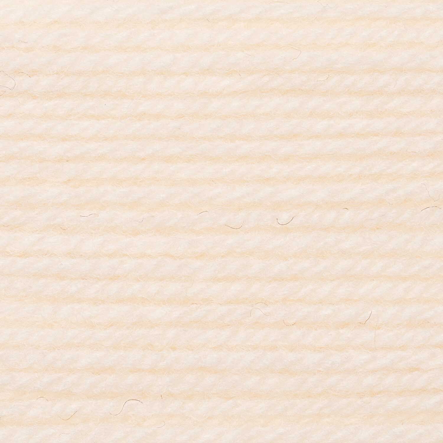 Basic Super Big aran, hochwertige Wolle von Rico Design in Elfenbein, 400g, 880m, Nahaufnahme.
