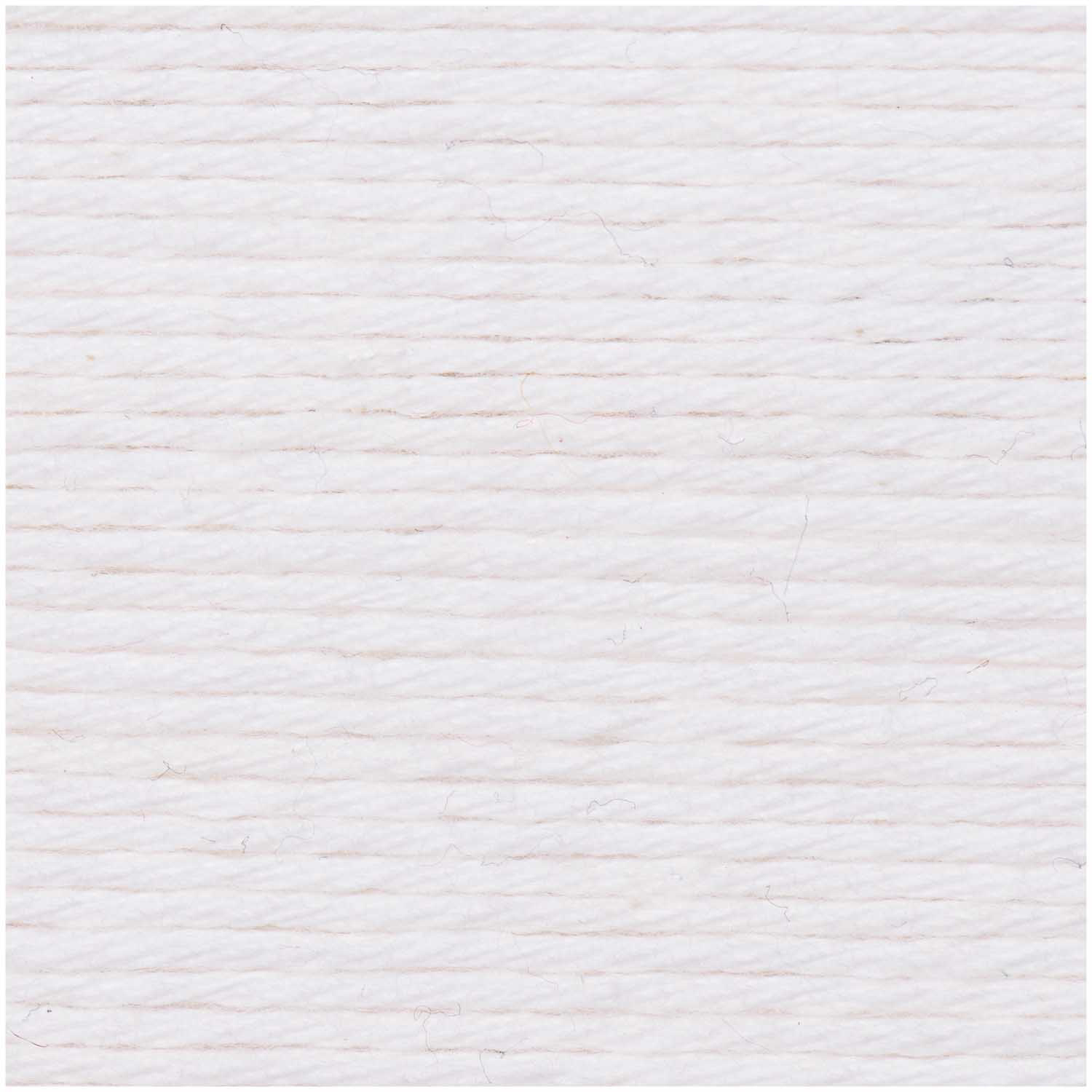 Wolle Cotton von Rico Design in Weiß, 50g Knäuel mit 115m Länge, ideal für Strickprojekte.