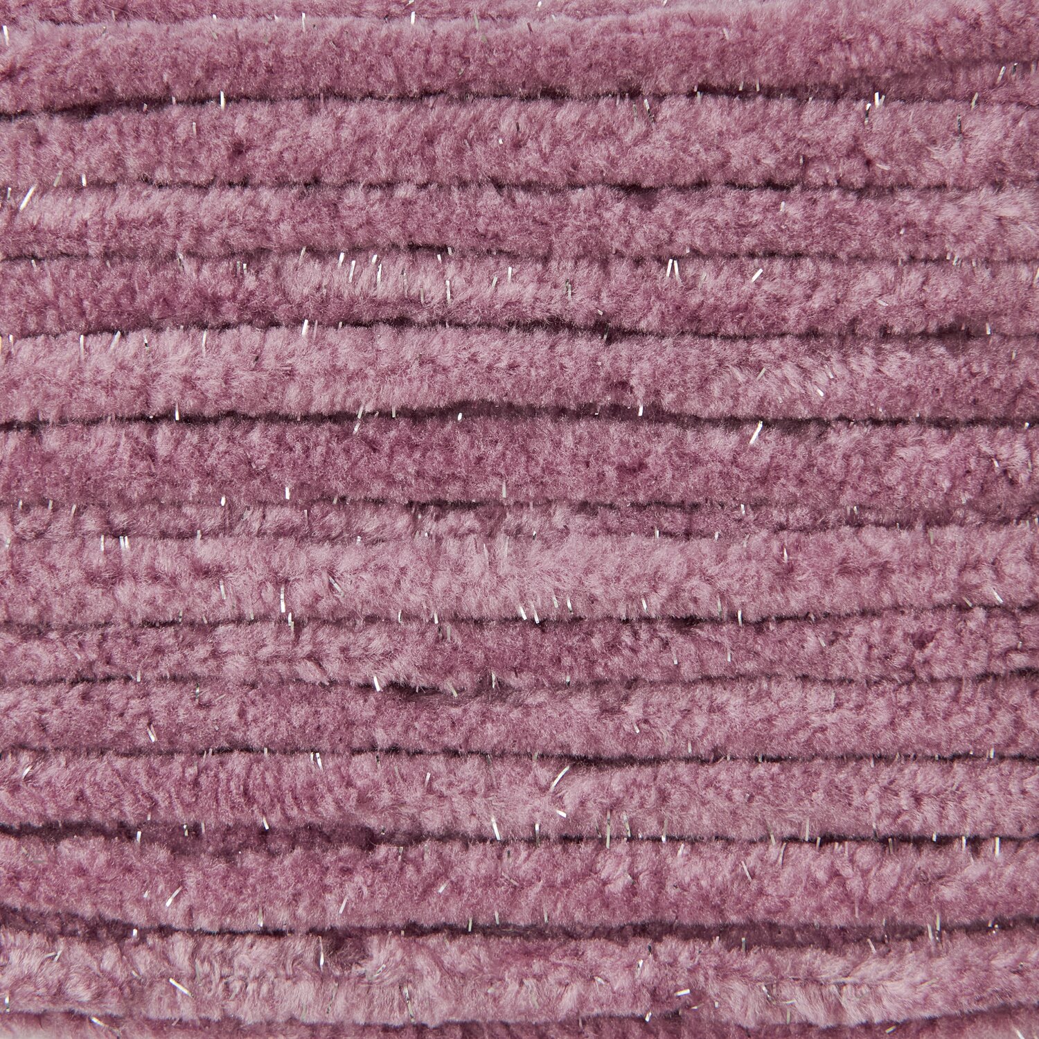 Creative Chenillove Sparkle, weiches Garn in Beere mit Glitzerfäden, ideal für Strickprojekte.