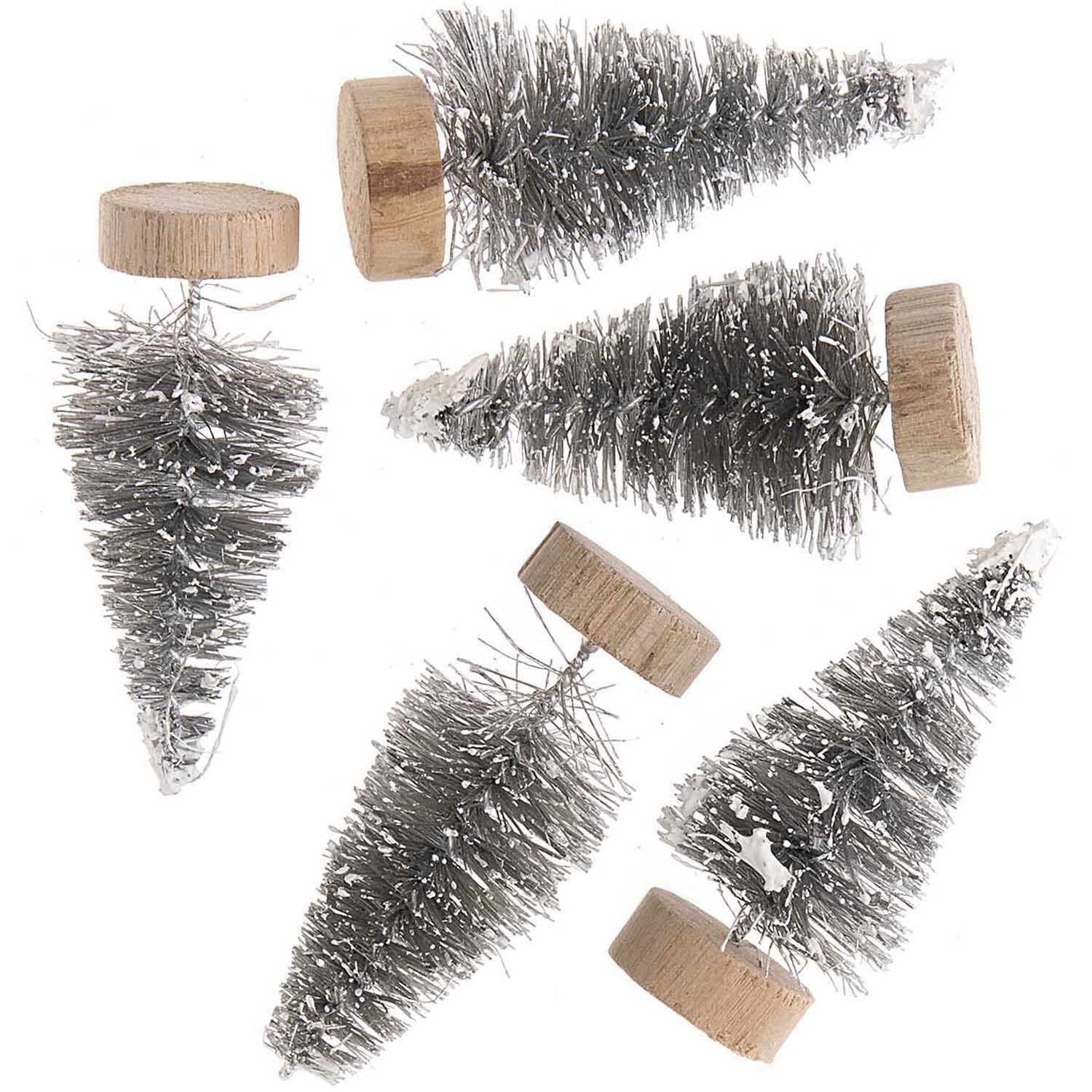 Tannen mit Schnee 5cm 5 Stück von Rico Design: Sechs graue Miniatur-Tannenbäume mit Holzsockel, ideal für winterliche Dekorationen.
