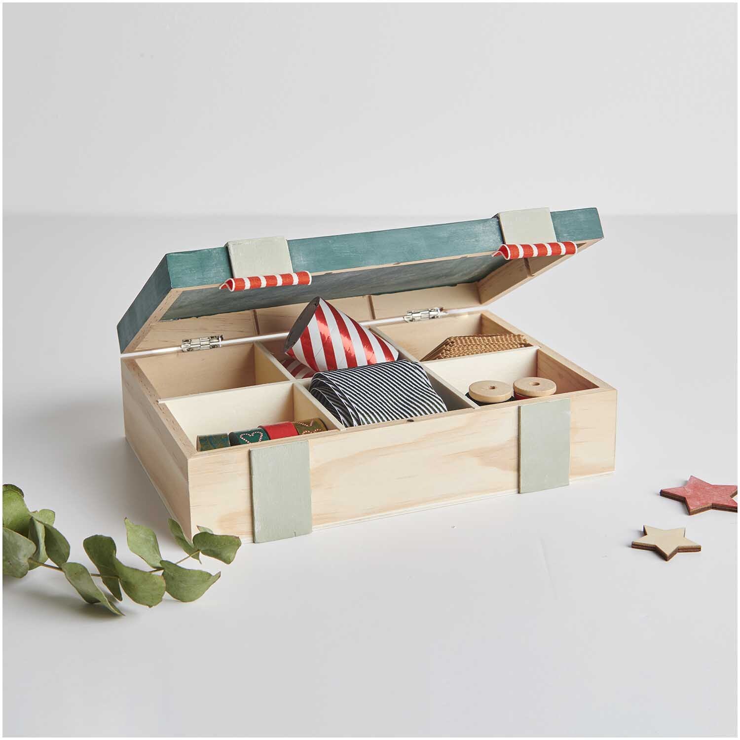 Aufbewahrungsbox aus Holz mit 6 Fächern, ideal für kreative Aufbewahrungslösungen.