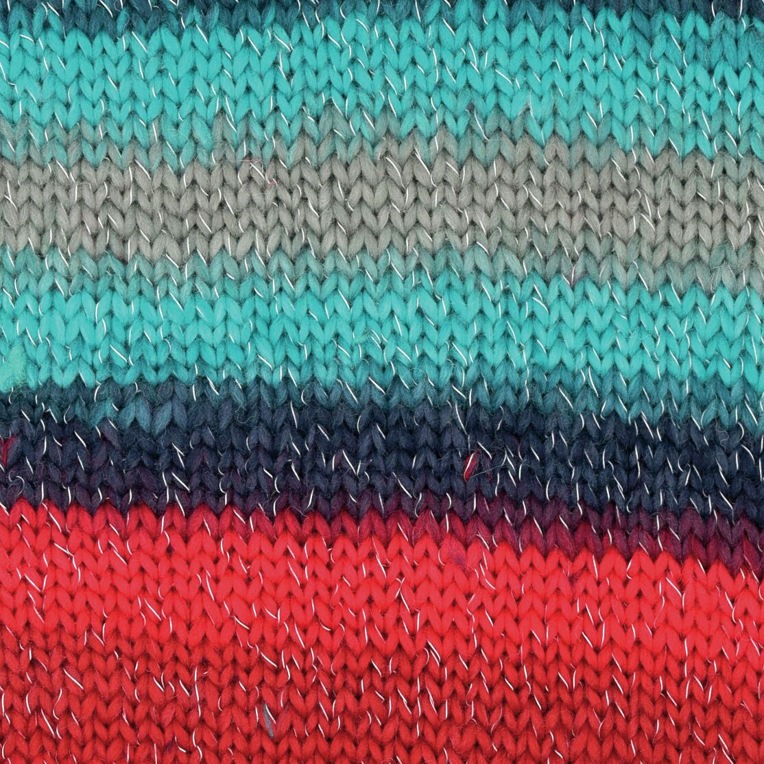 Creative Glühwürmchen Print, gestricktes Muster in Blau und Rot, 100g 110m, von Rico Design.