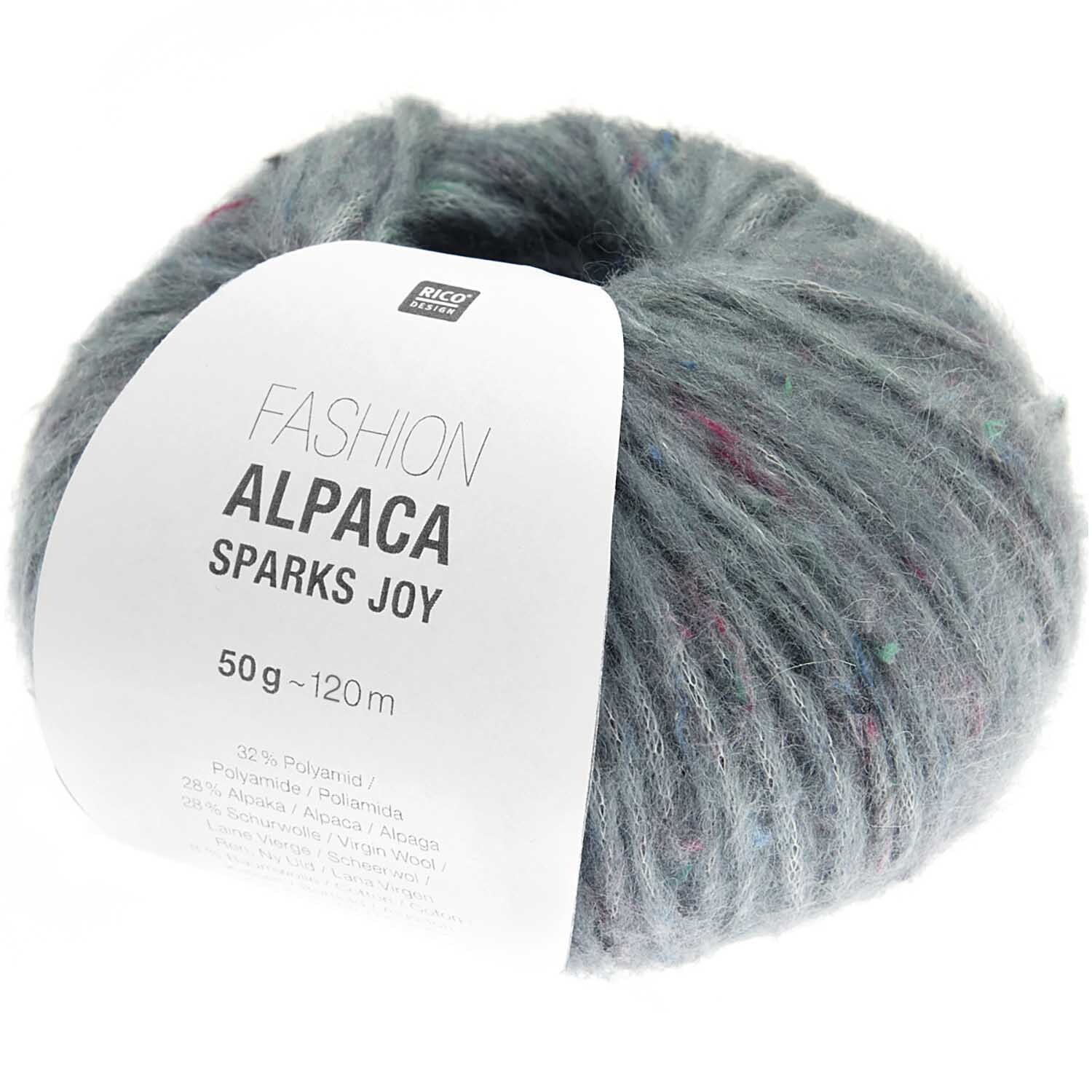 Fashion Alpaca Sparks Joy: Weiches, blaues Strickgarn von Rico Design, ideal für Pulloverprojekte.