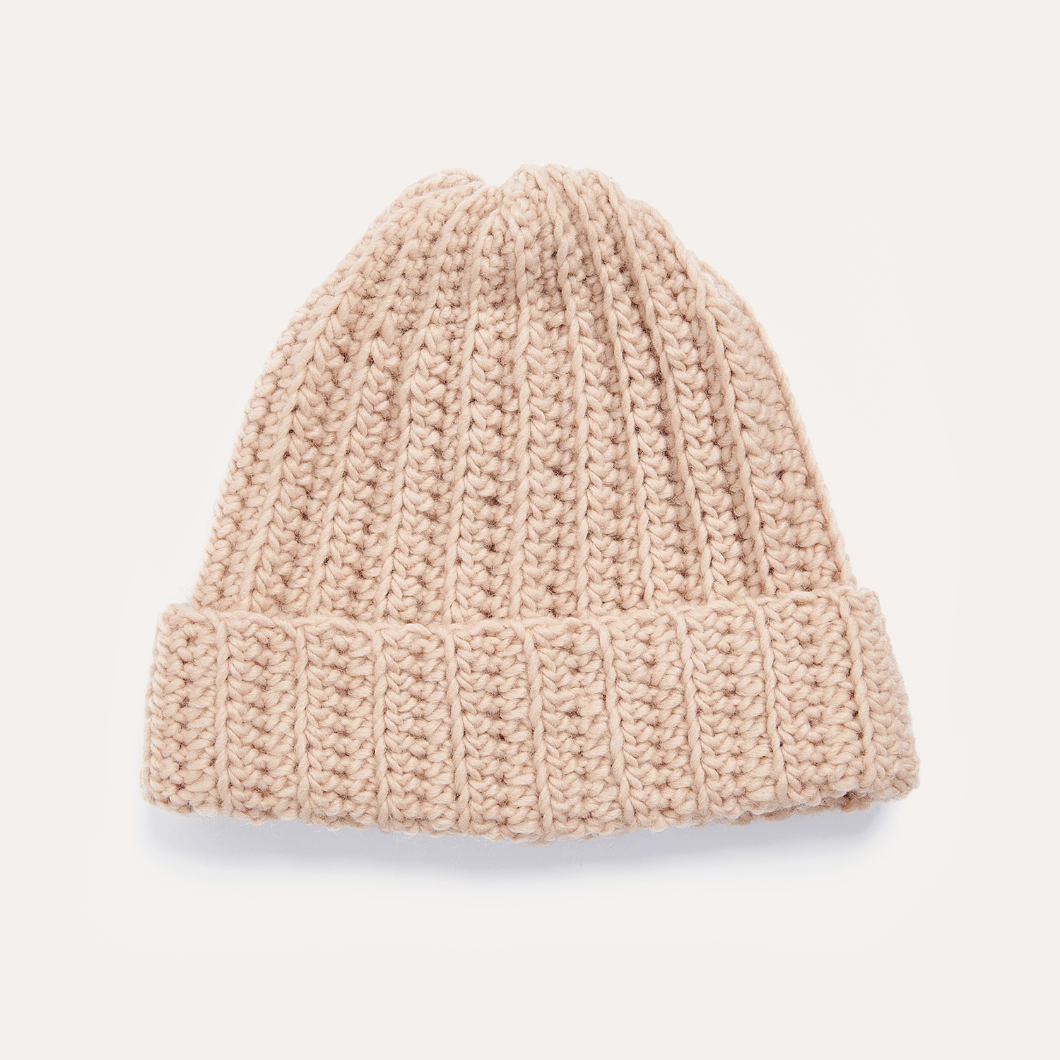Gehäkelte Mütze in Beige: Modell 07 aus dem Heft Winter Crochet Collection