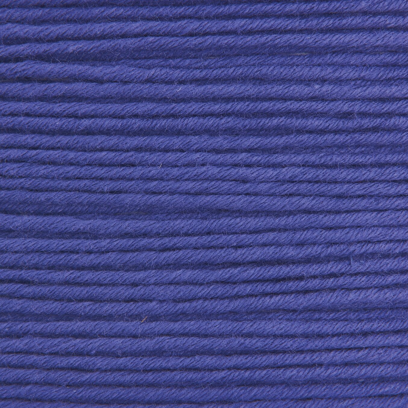 Essentials Organic Cotton aran, violett, von Rico Design. Weiches Garn, ideal für Strickprojekte, 50g 90m.
