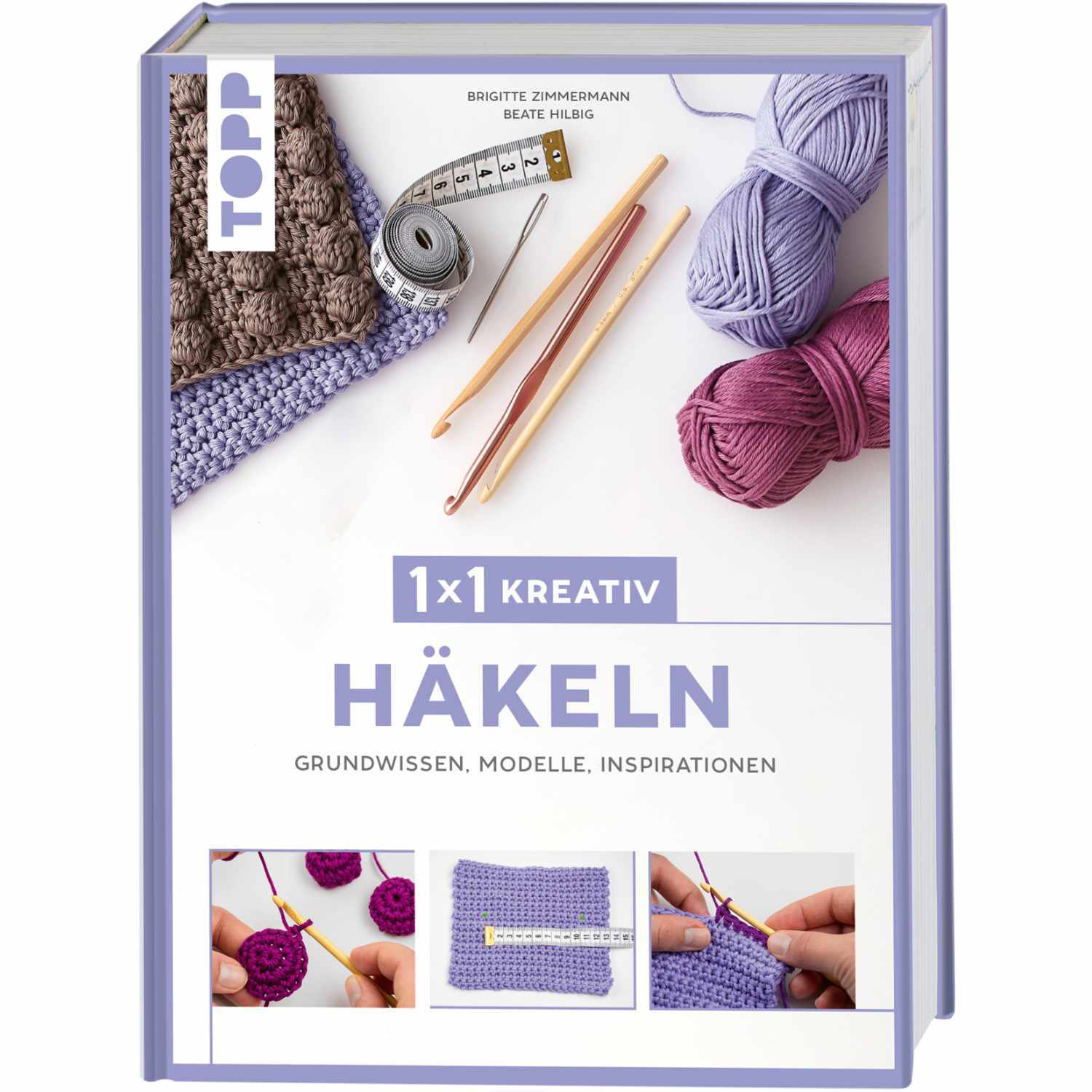 1x1 Häkeln: Buchcover mit Häkelnadeln, Maßband und lila Garn. Marke TOPP. Grundwissen und Inspirationen.