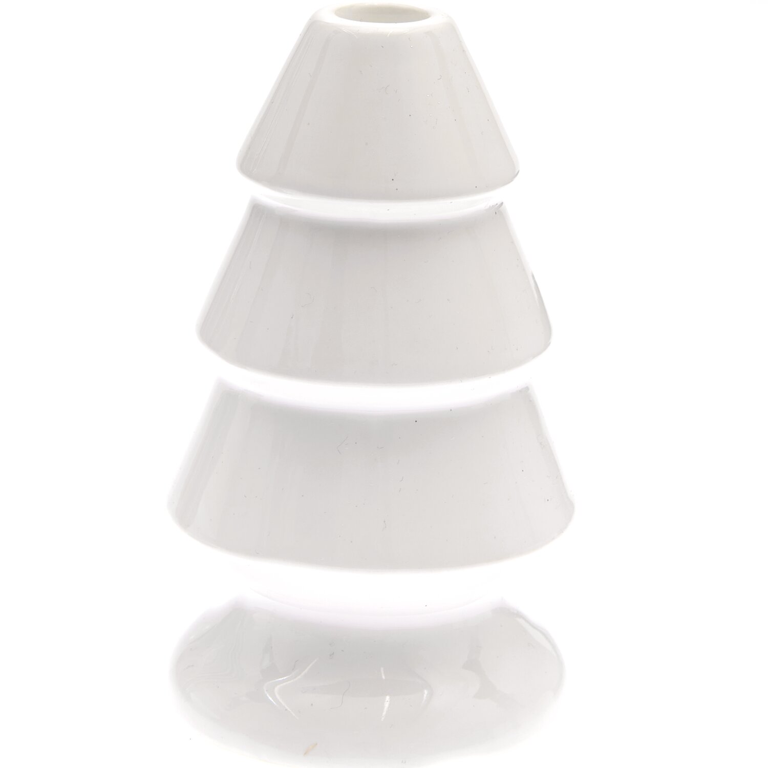 Keramik-Kerzenhalter Tanne weiß: Eleganter, weißer Kerzenhalter in Tannenform von Rico Design. Ideal für festliche Dekorationen.