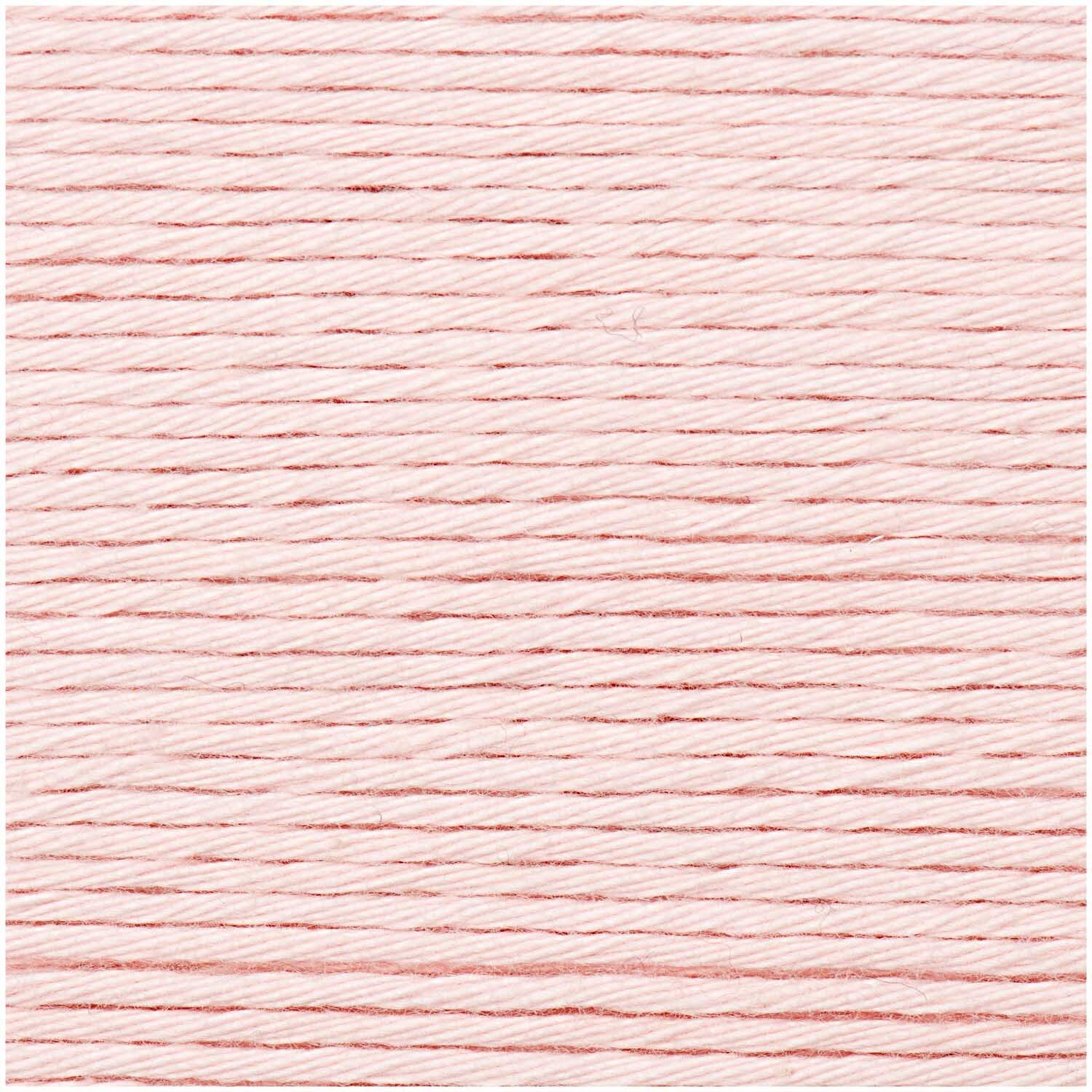 Creative Cotton aran von Rico Design in Pastellrosa, 50g Knäuel mit 85m Länge, ideal für Strickprojekte.