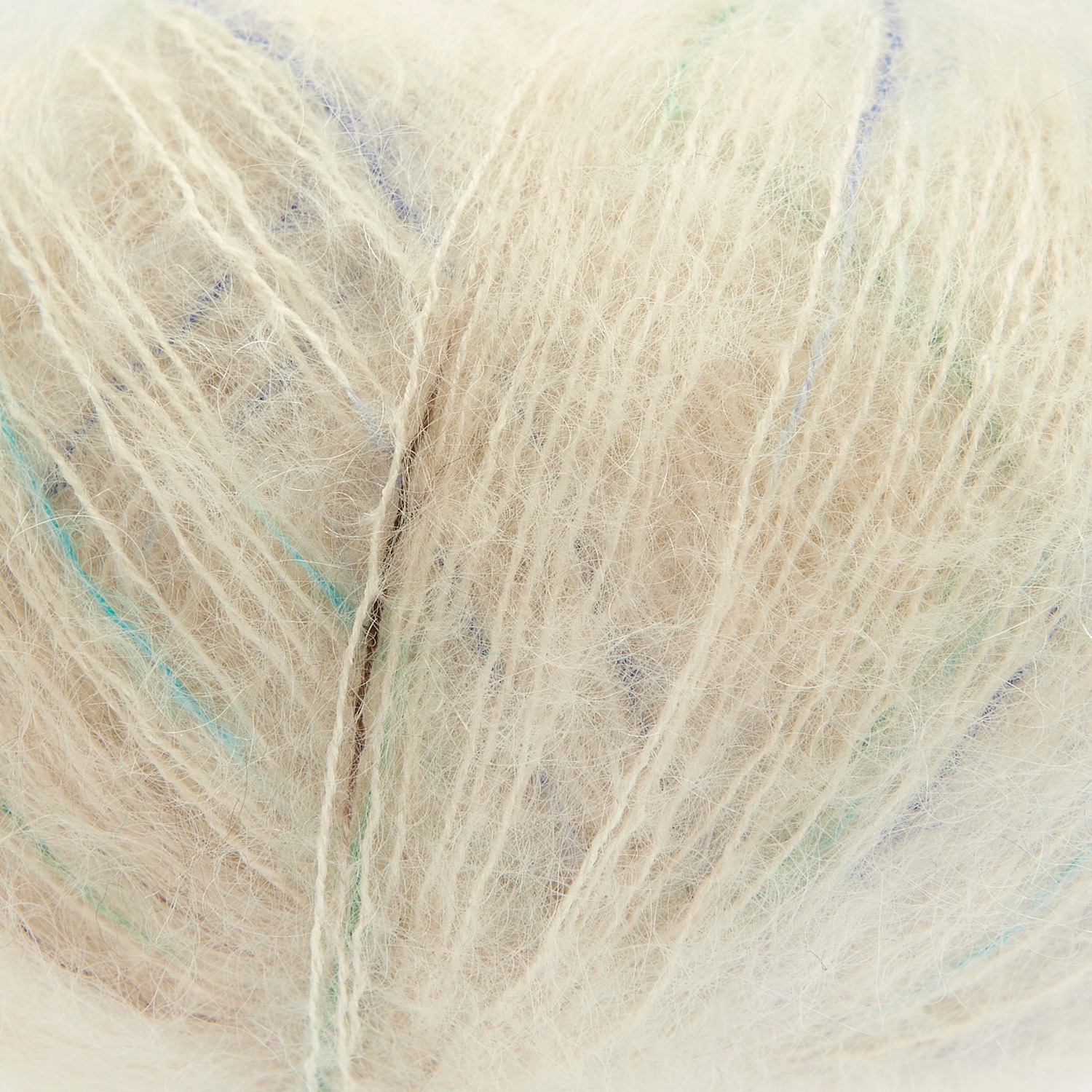 Essentials Super Kid Mohair Loves Silk Cute Confetti: Weiches, cremefarbenes Garn mit bunten Akzenten, ideal für Winterprojekte.