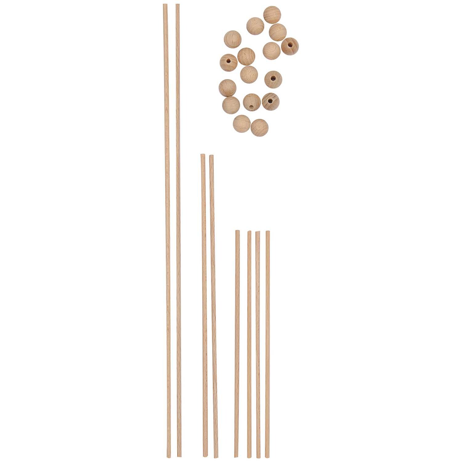 Mobilestäbe mit Kugeln 15-30cm 8 Stück aus Naturholz von Rico Design, ideal für kreative Bastelprojekte.