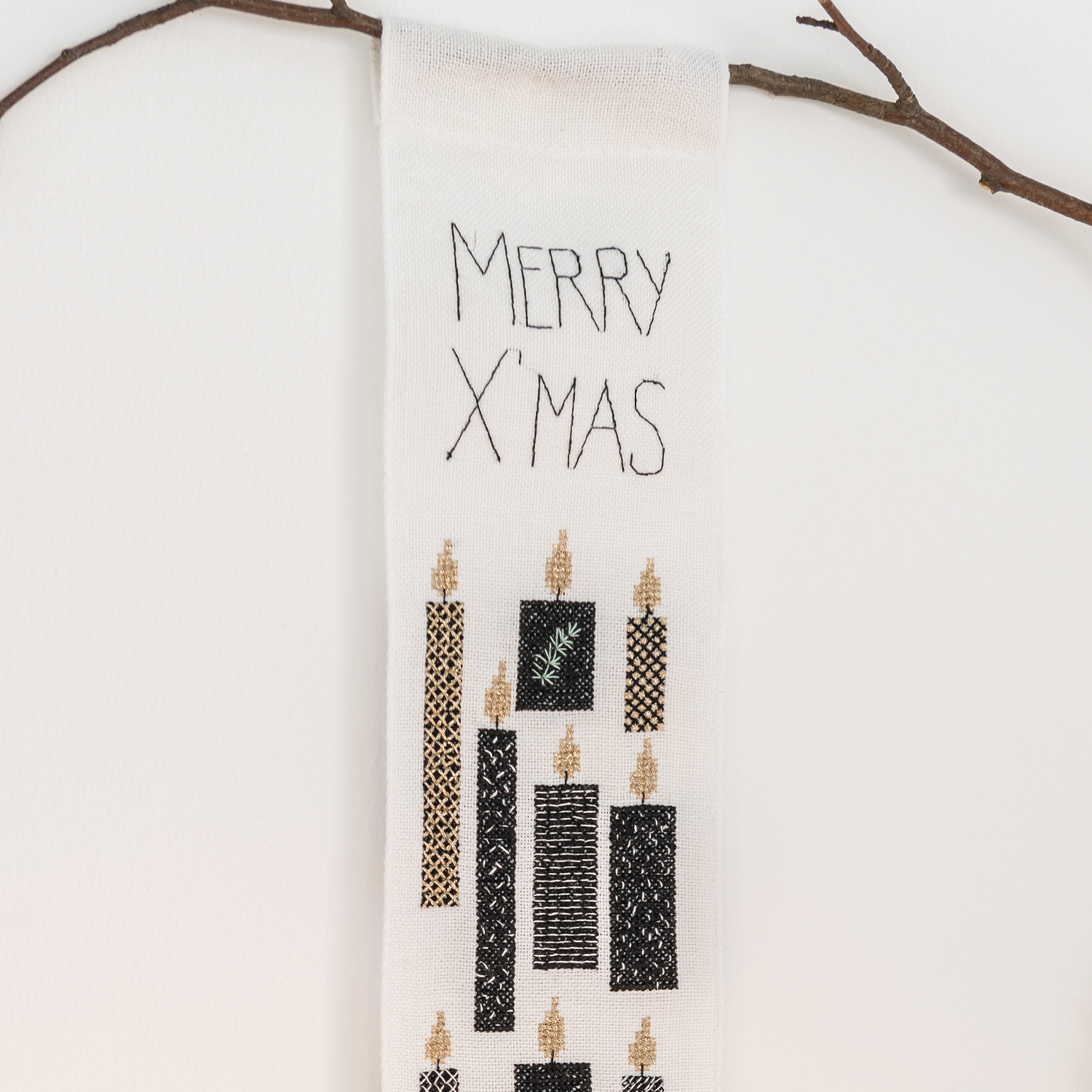 Stickanleitung Weihnachtlichen Wandbehang gestalten von Rico Design