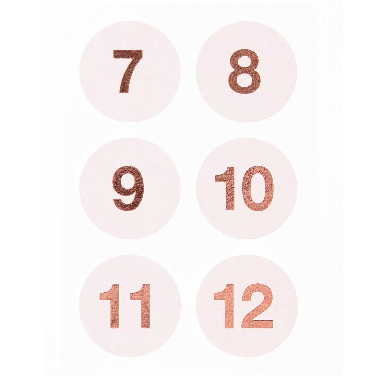 Paper Poetry Adventskalender Sticker Zahlen 1-24 zeigen Zahlen 7 bis 12 in Puderfarbe auf runden Aufklebern. Ideal für kreative Adventskalender.