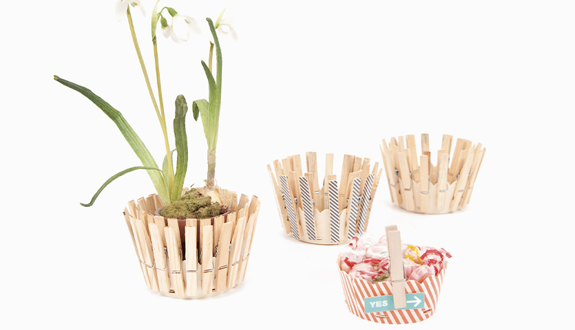 Bastelanleitung Deko mit Wäscheklammern: Kreative Pflanzgefäße und Körbchen aus Holzklammern. Ideal für DIY-Projekte und Dekoration.