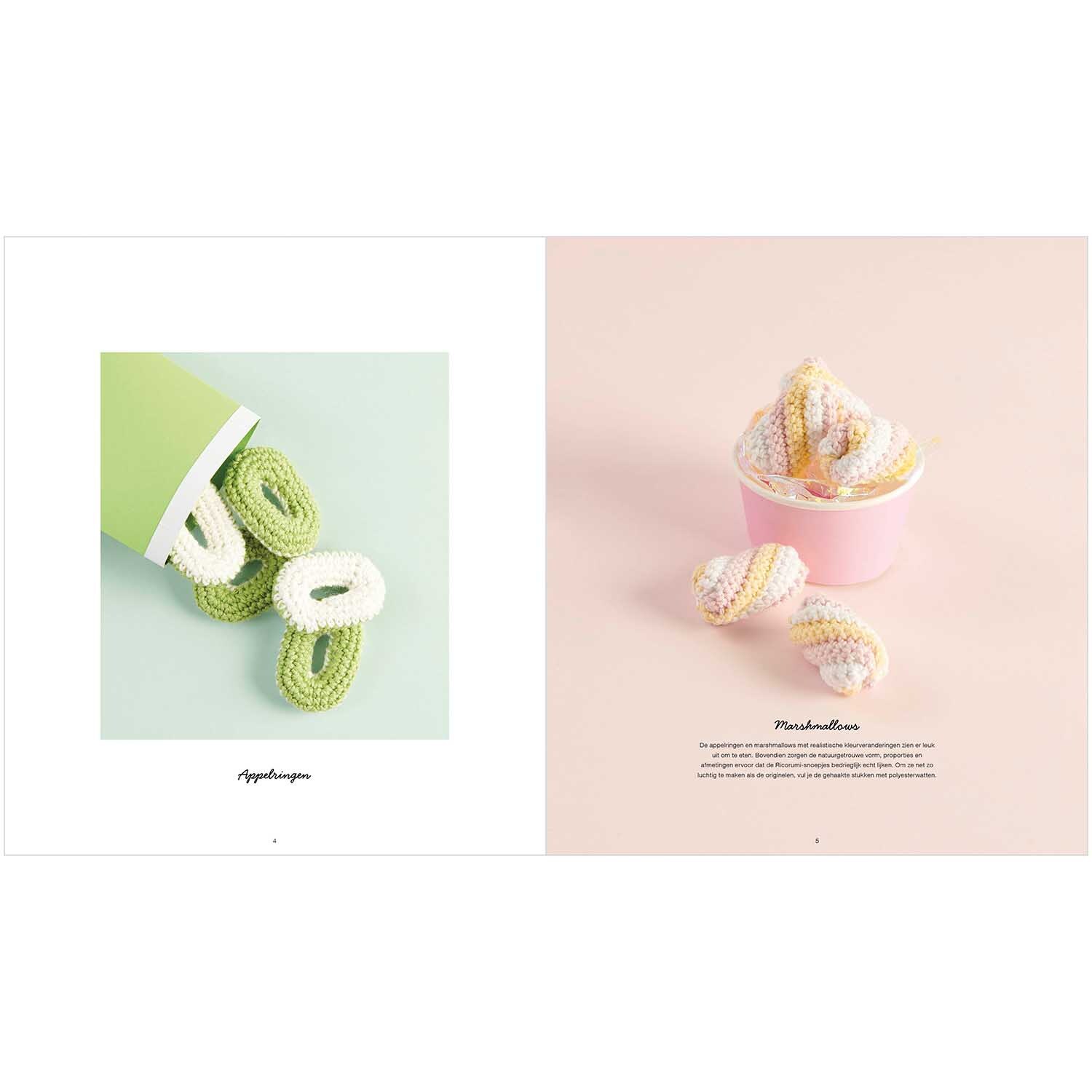 Ricorumi Snacks: Gehäkelte Snacks in Pastellfarben in einem rosa Becher, präsentiert von Rico Design.