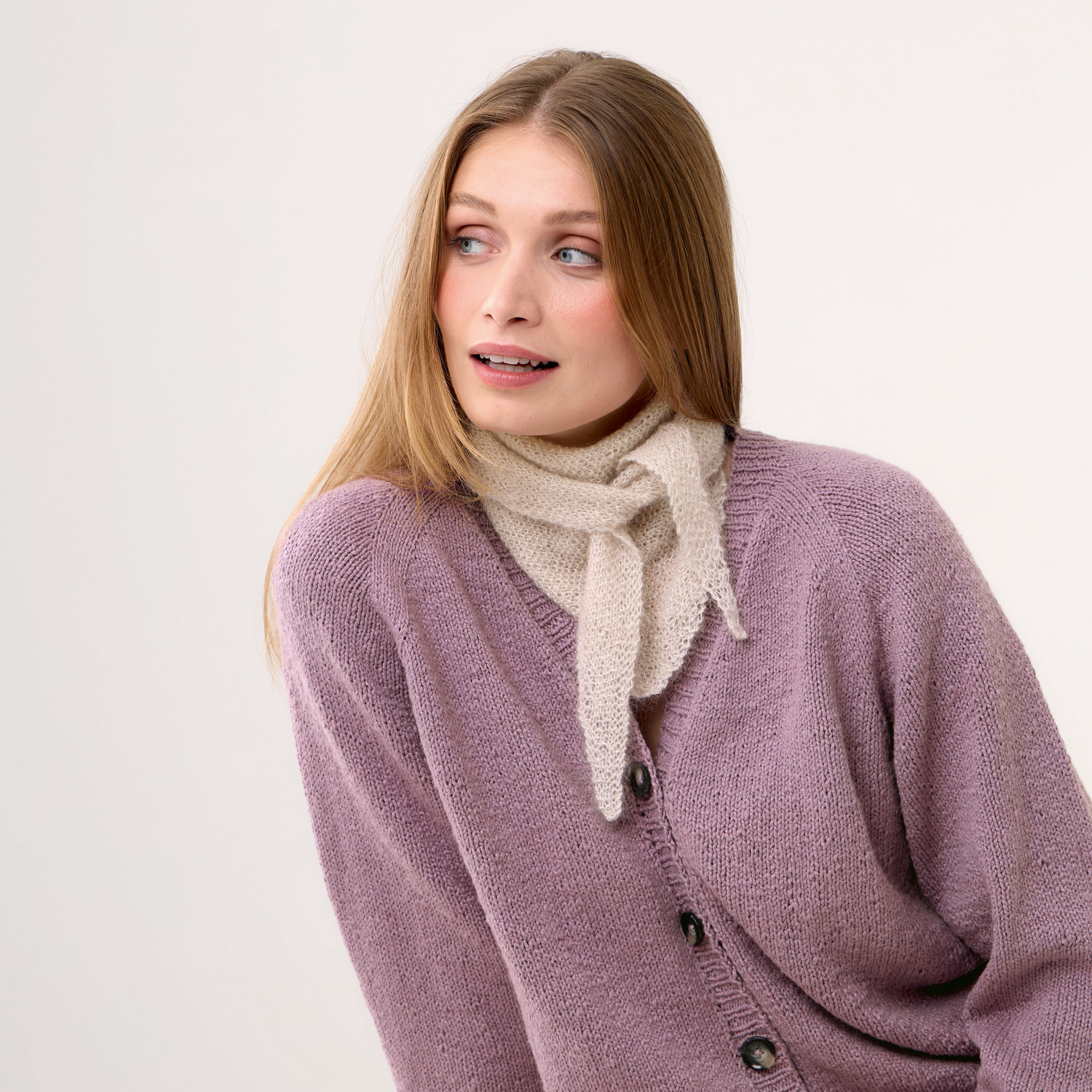 Strickset Dreieckstuch Modell 09 aus Die Neue Masche Nr. 9 von idee. Creativmarkt