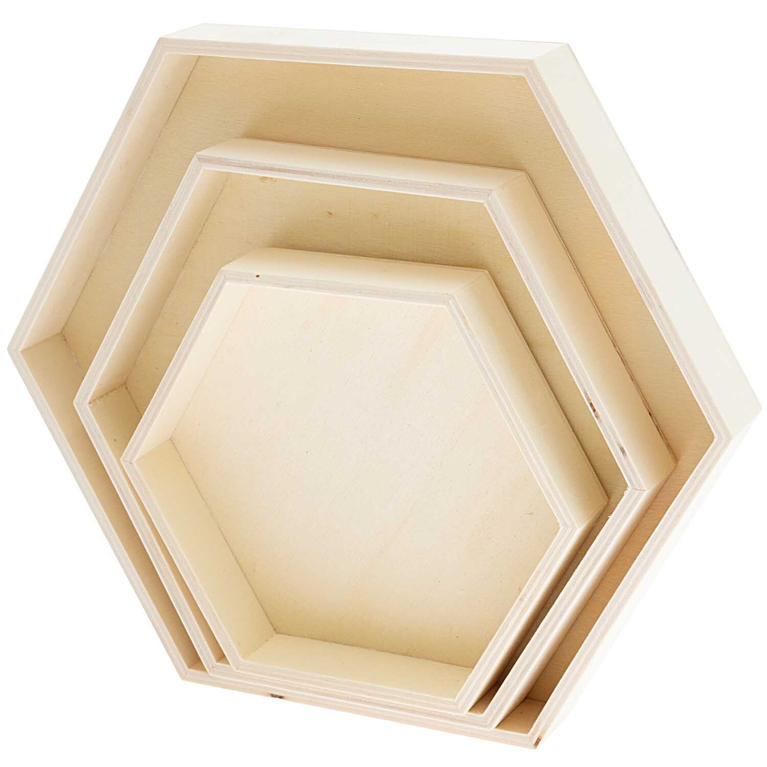 Holztablett sechseckig, 3-teilig von Rico Design. Helles Holz, ineinander passende Tabletts.