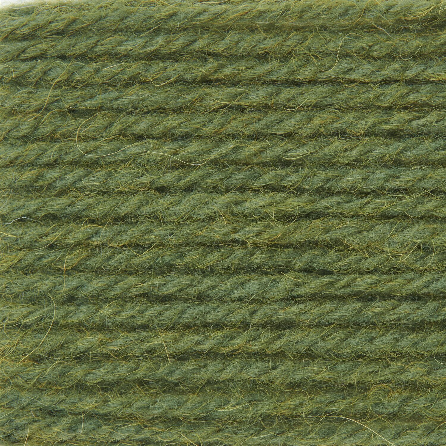 Soft Alpaca, Oliv: Hochwertiges Strickgarn von Rico Design, 50g 125m, ideal für warme Projekte.